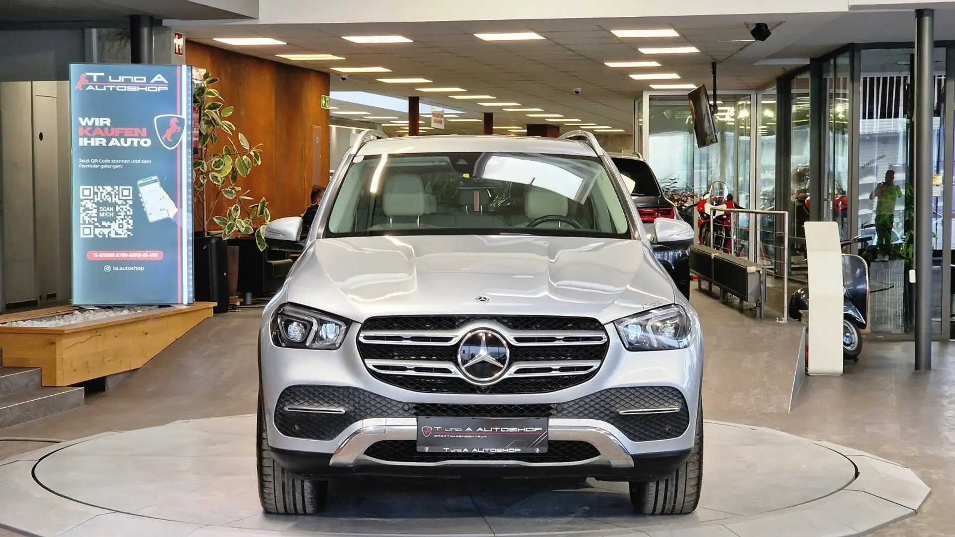 Mercedes-Benz GLE 350 de 4Matic 1-Hand Aut. *Head-up*360Grad*AHK* Silber - 2