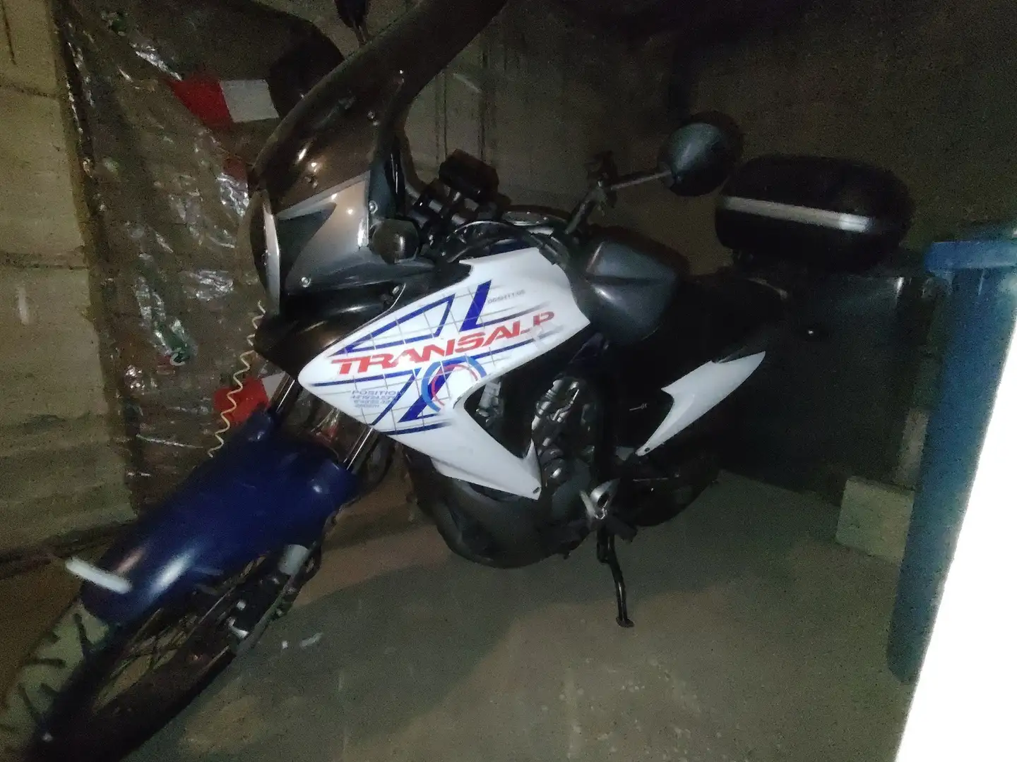 Honda XL 700 Bianco - 1