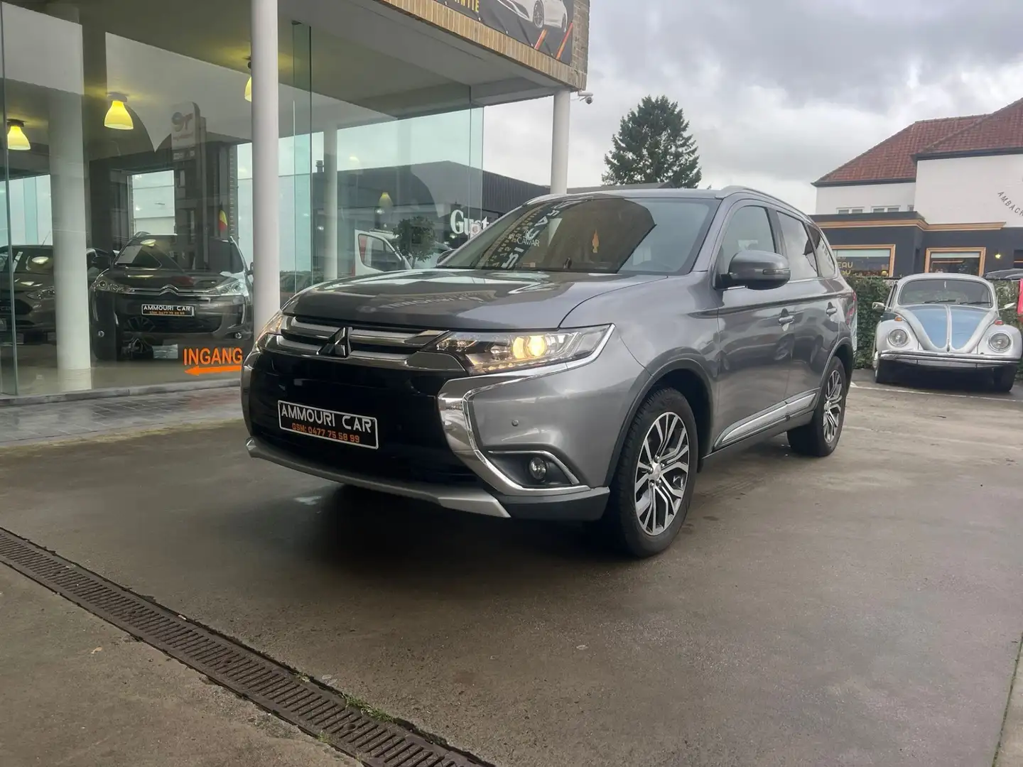 Mitsubishi Outlander CVT Edition 7 places Gris - 1