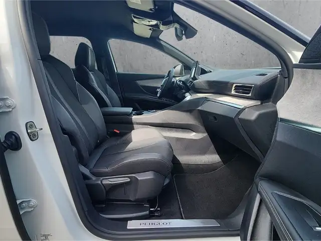 Peugeot 3008 view 13