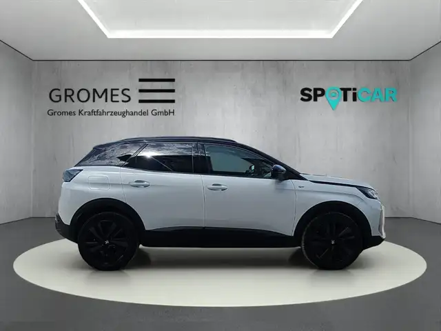 Peugeot 3008 view 2