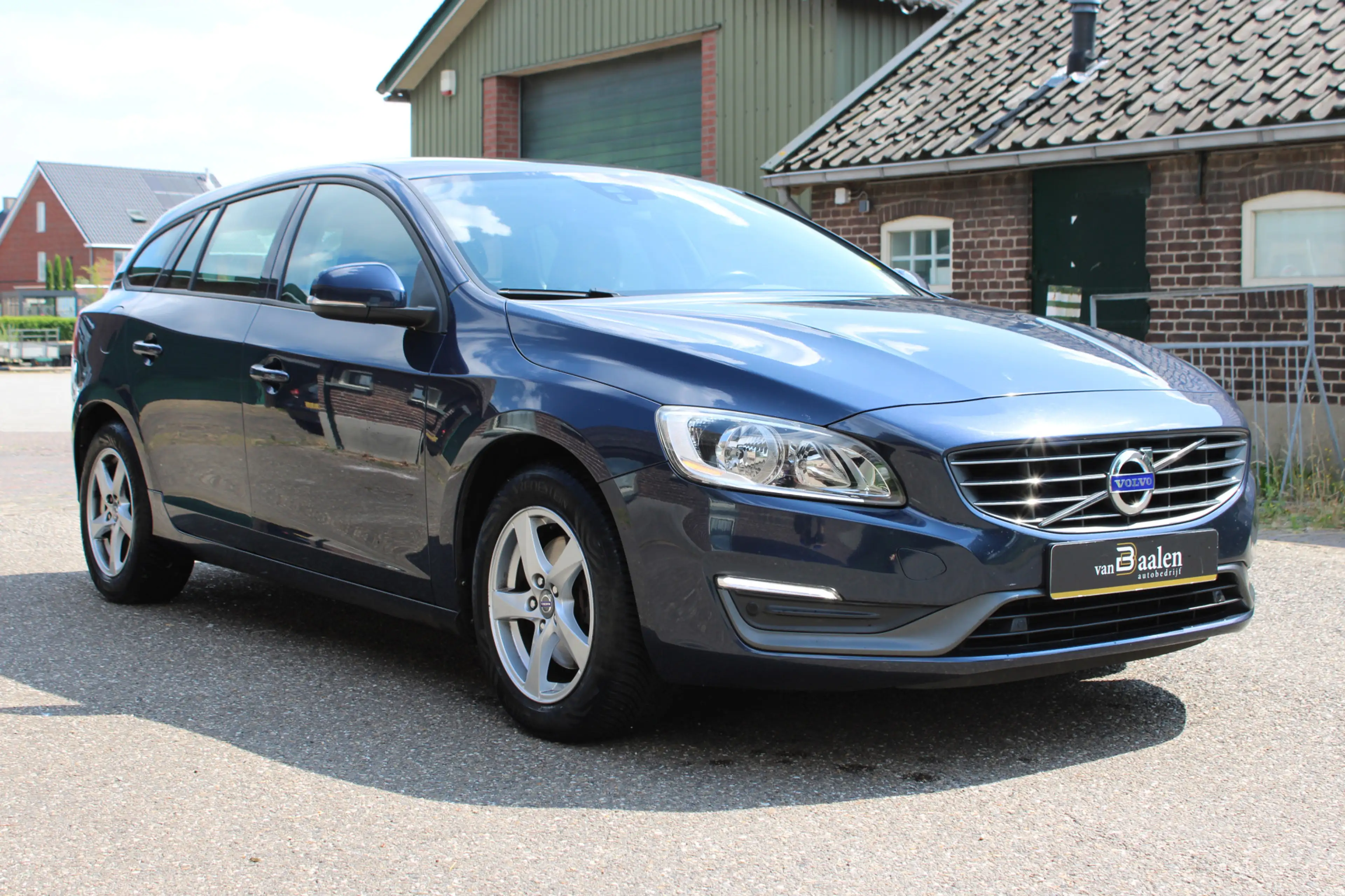 Volvo V60 1.6 T3 Momentum NAVI ECC TREKHAAK 184000KM!!! — photo 2