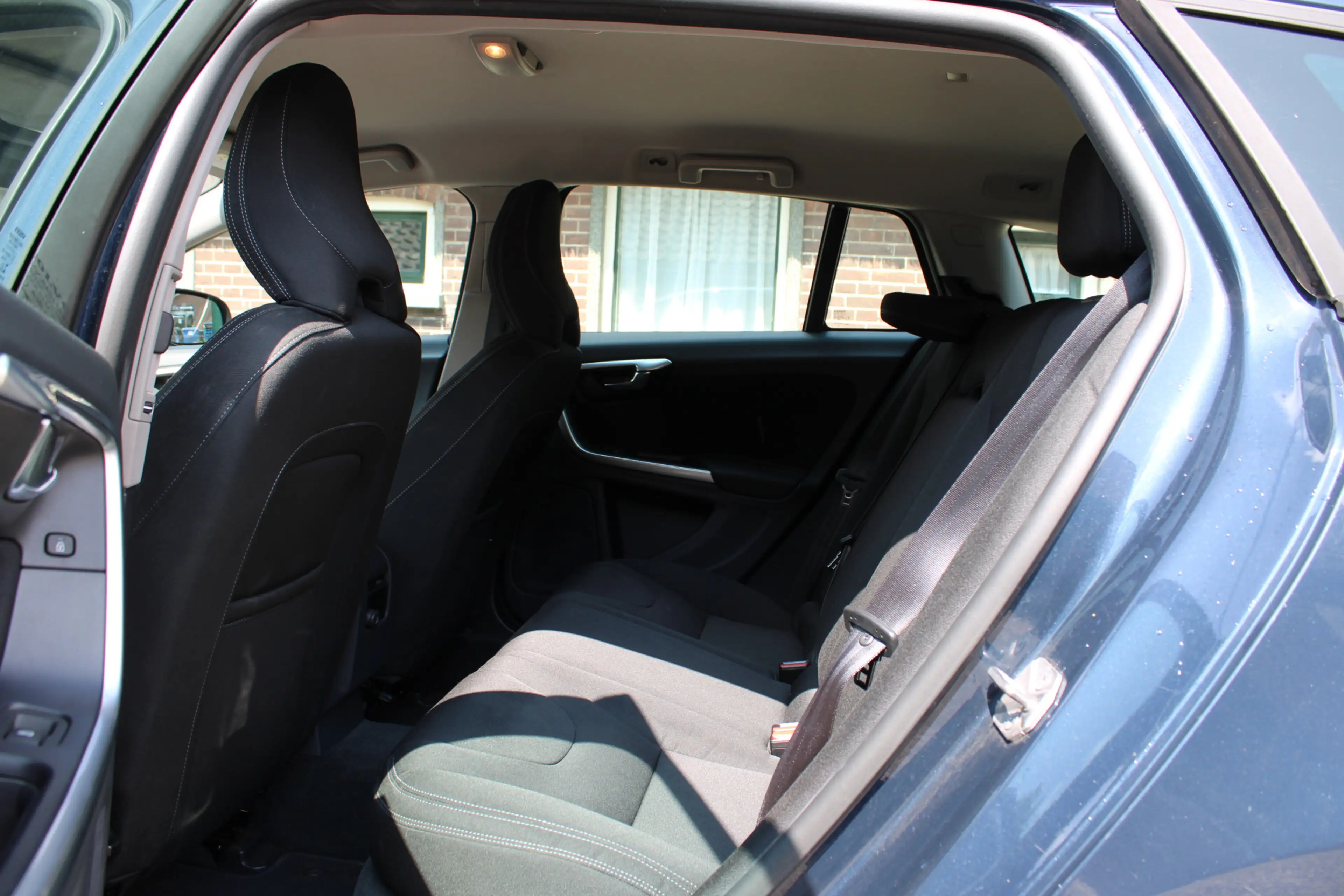 Volvo V60 1.6 T3 Momentum NAVI ECC TREKHAAK 184000KM!!! — photo 13