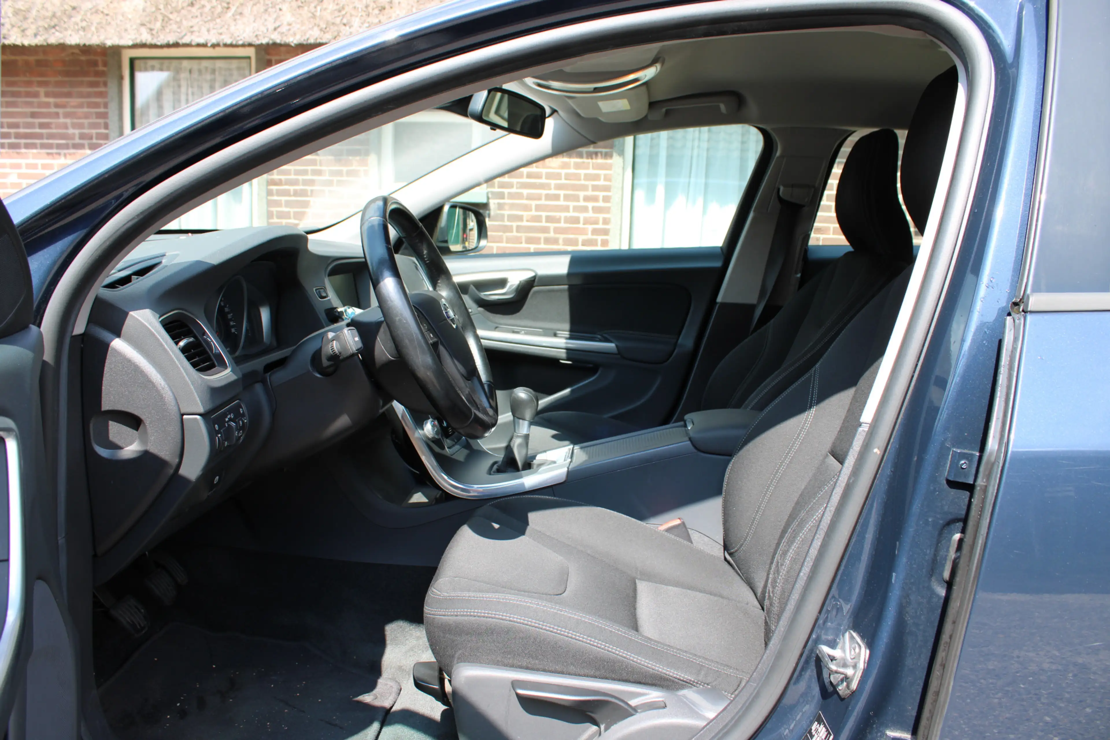 Volvo V60 1.6 T3 Momentum NAVI ECC TREKHAAK 184000KM!!! — photo 7