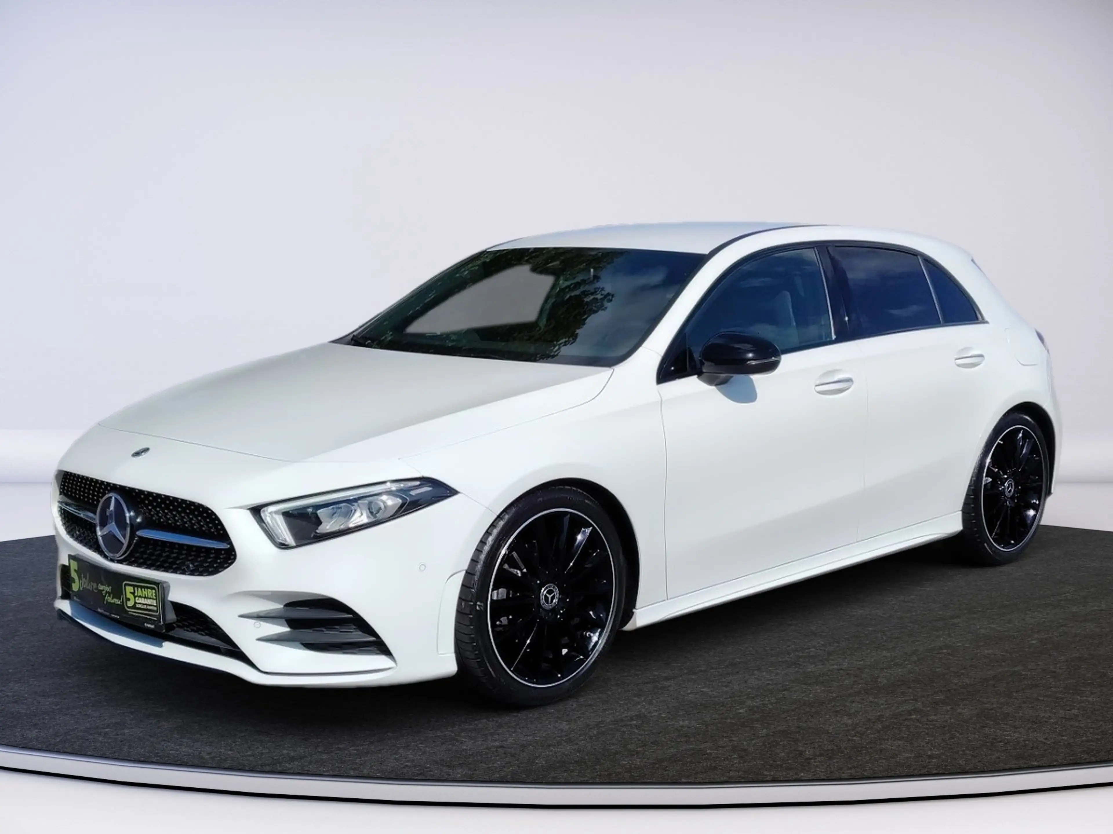 Mercedes-Benz A 180 d AMG-Line Night — photo 2