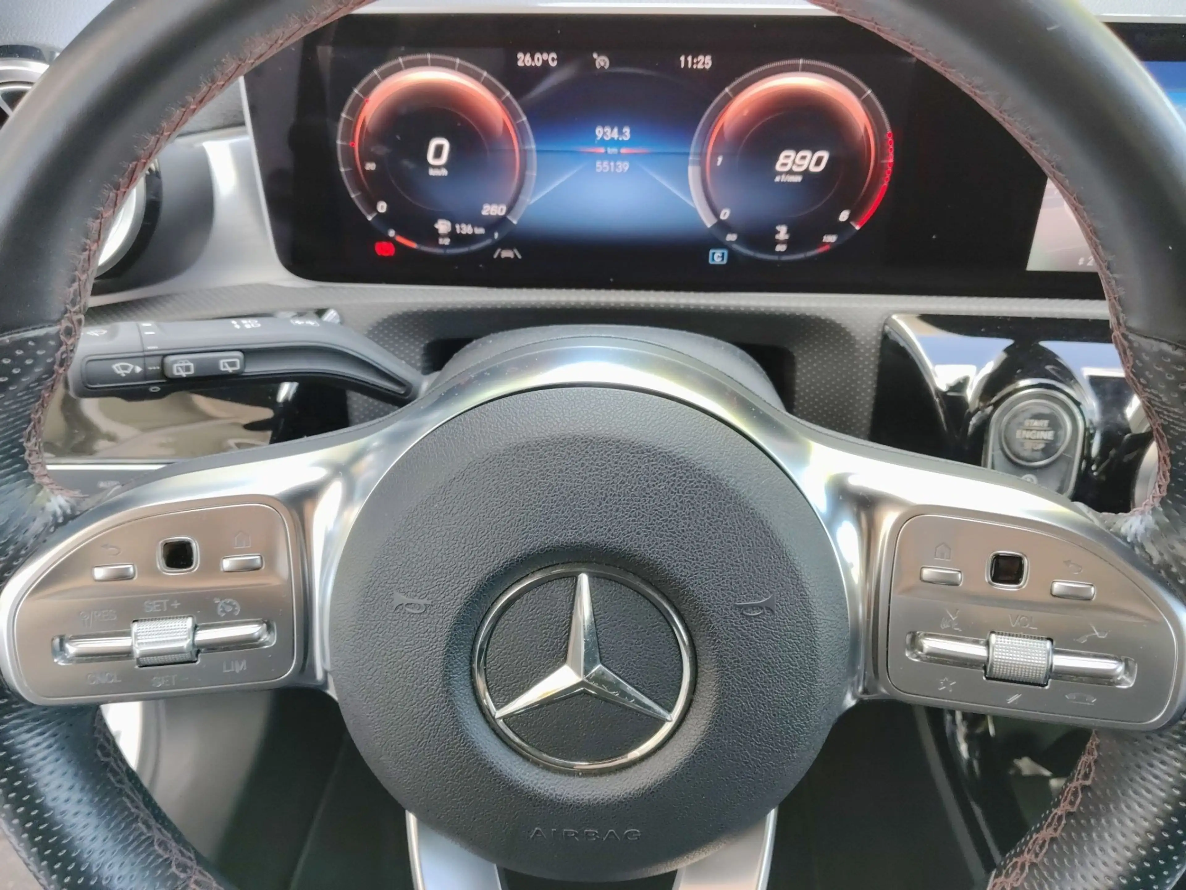 Mercedes-Benz A 180 d AMG-Line Night — photo 11