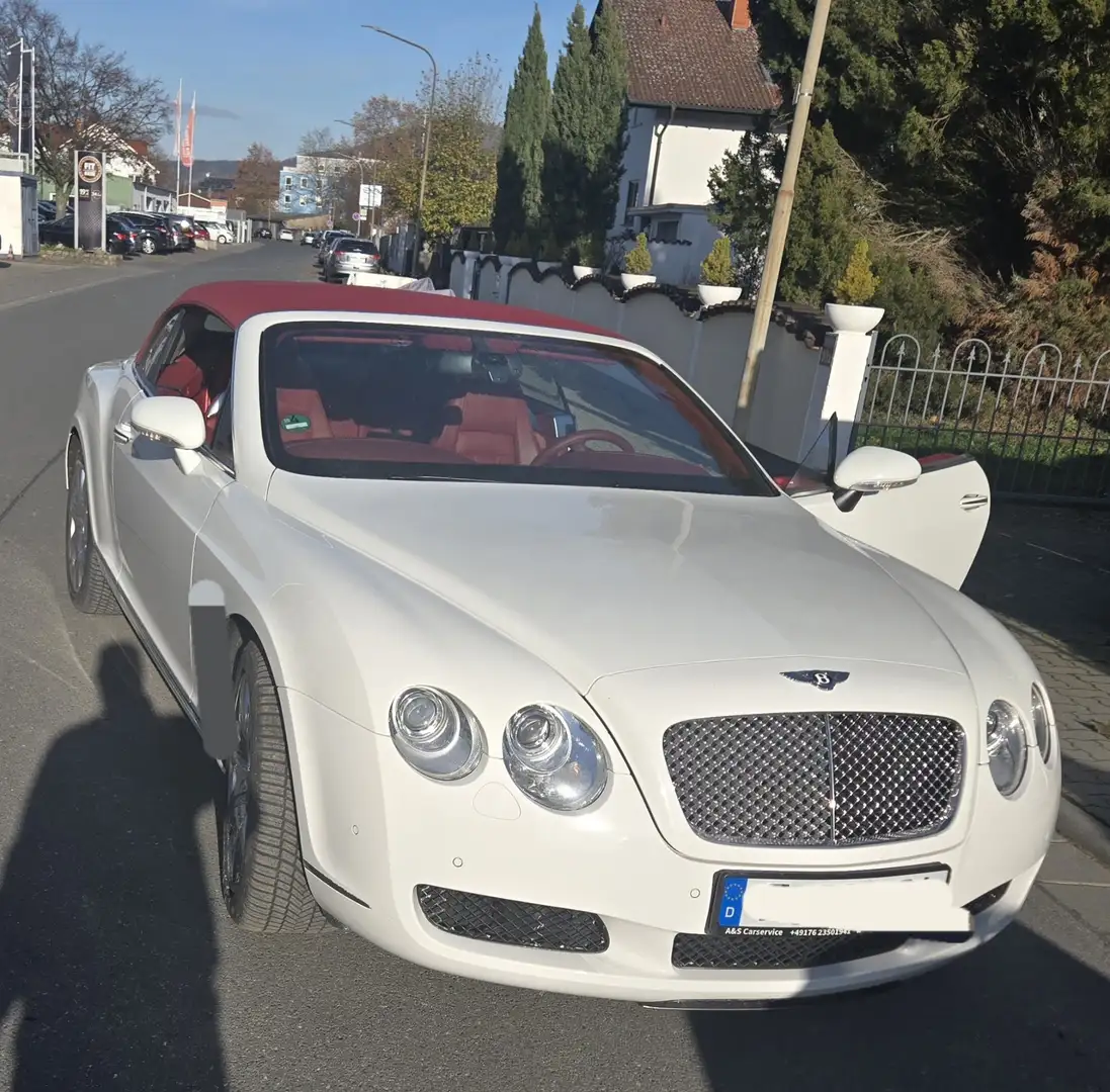 Bentley Continental GTC - 1