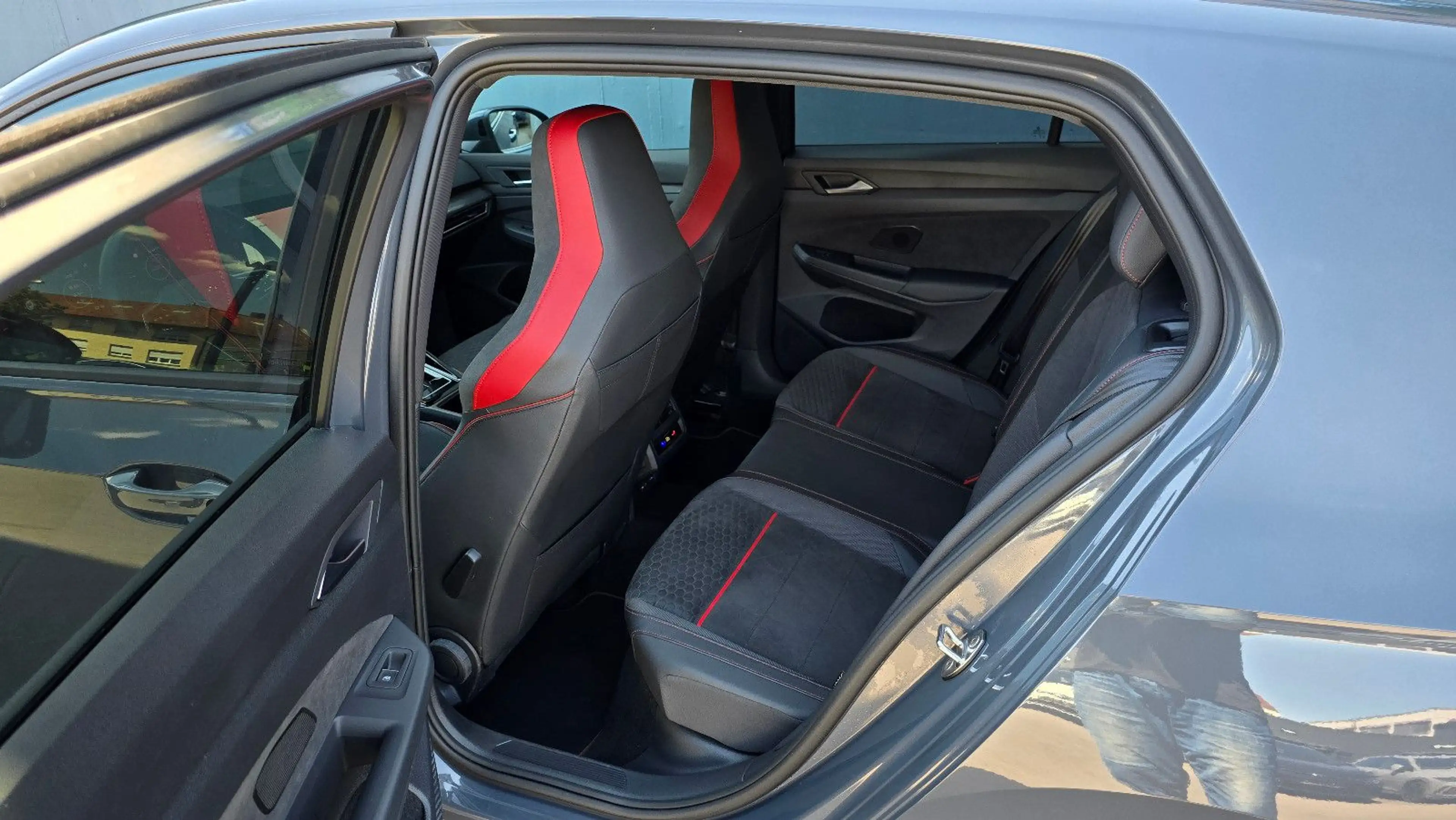 Volkswagen Golf 8 GTI Clubsport DSG * Akrapovic *Pano/VOLL — photo 9