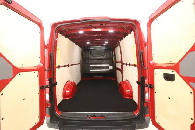 Volkswagen Crafter view 3