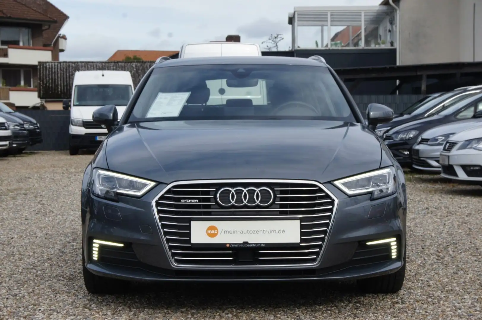 Audi A3 40 e-tron 1.4 TFSI S tronic design NAVI SITZH Gris - 2