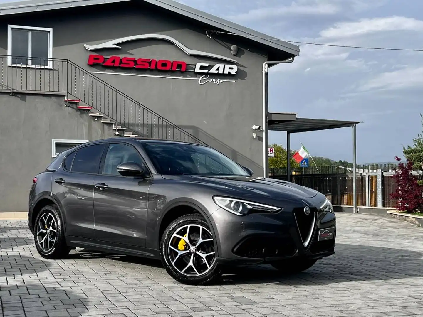 Alfa Romeo Stelvio 2.0 t Executive Q4 200cv auto Grigio - 1