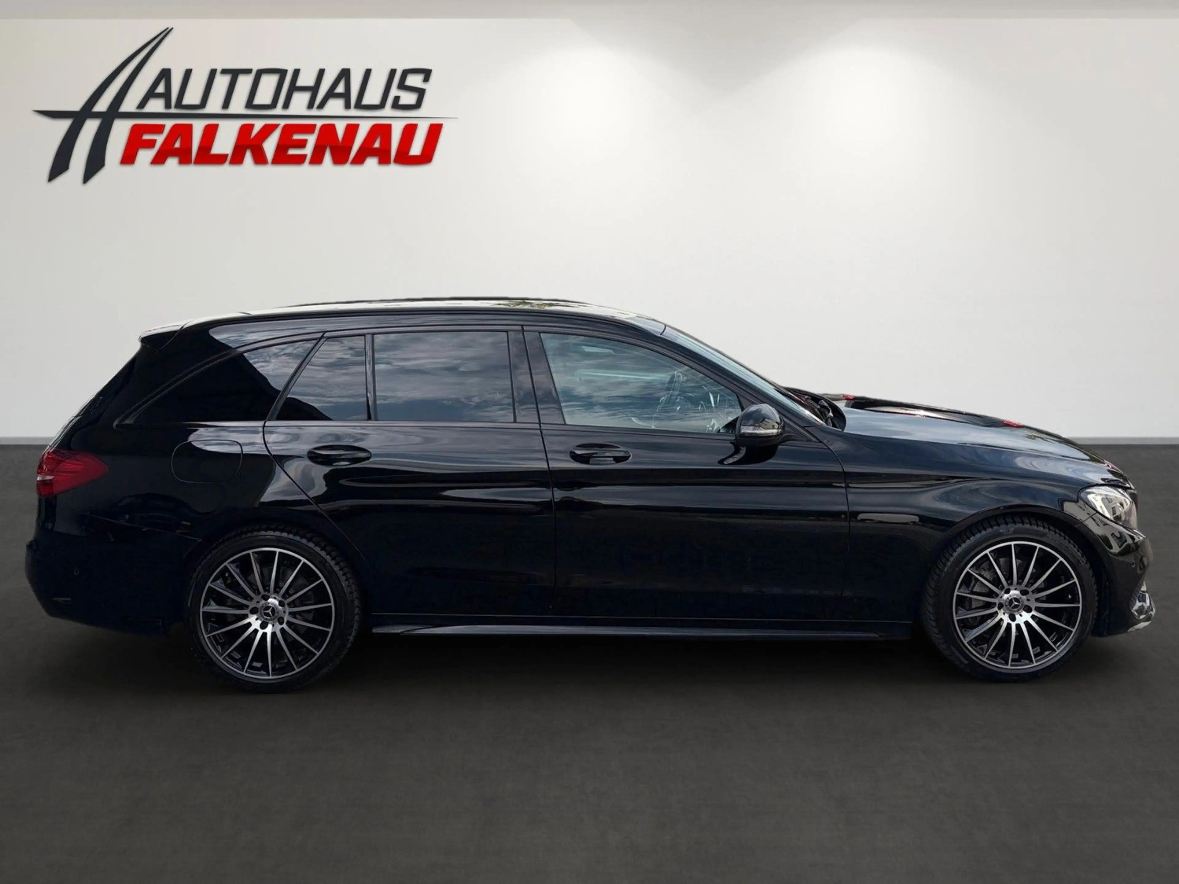 Mercedes-Benz C 180 T-Modell AMG-Line — photo 4