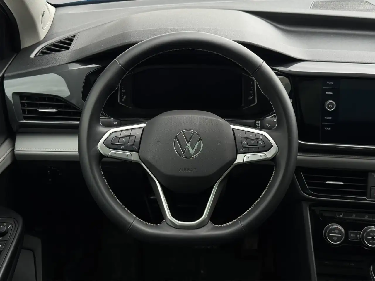 Volkswagen Taos снимка Volkswagen Taos