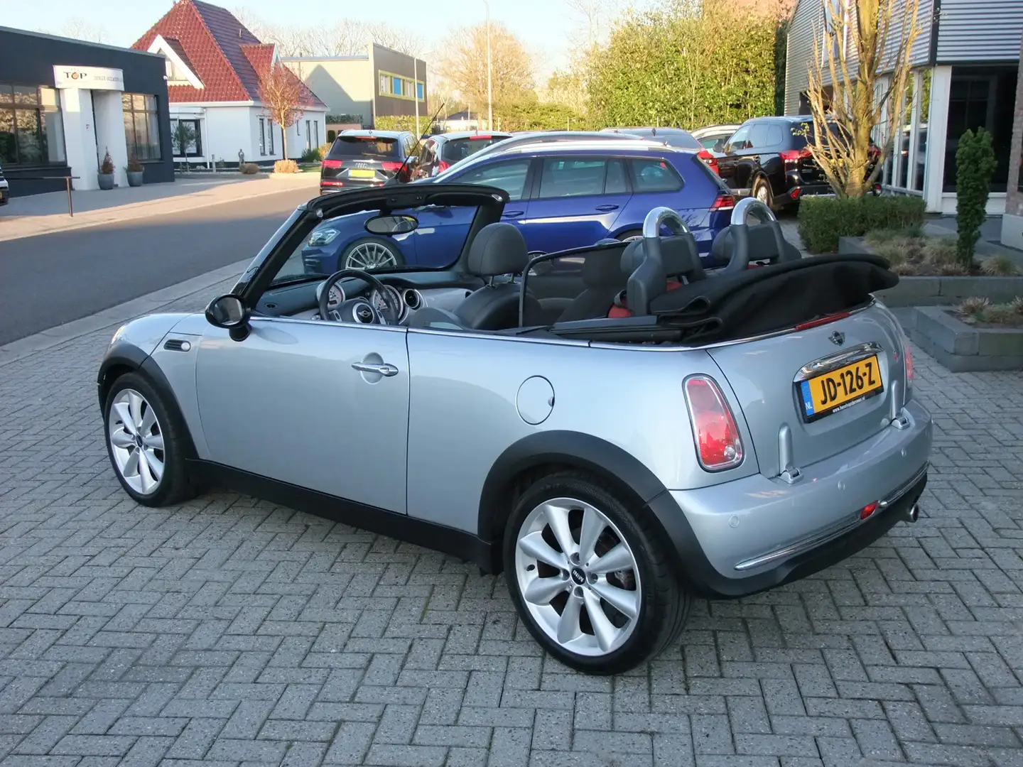 MINI One Cabrio Mini 1.6 Salt , Pdc achter , Airco in zeer nette s Šedá - 1