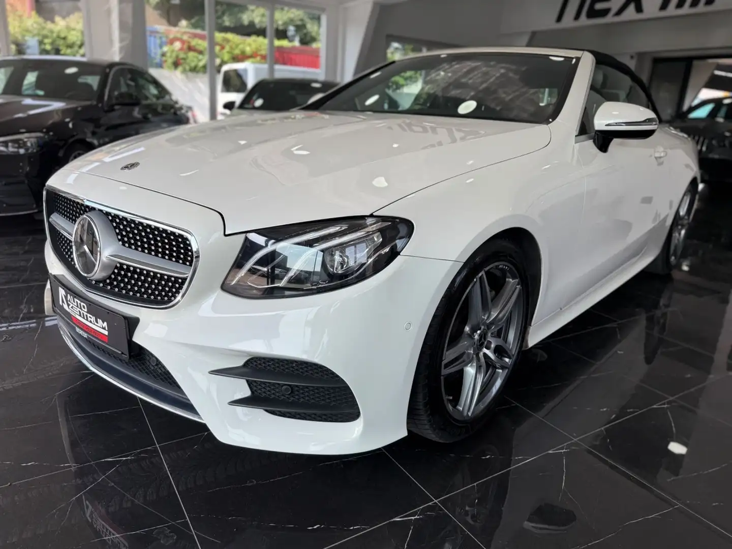 Mercedes-Benz E 200 Cabrio AMG Line Distronic Kamera Airscarf Blanc - 2