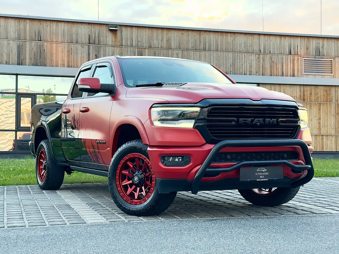 Dodge RAM 1500 Quad Cab Laramie *EINZELSTÜCK, MEGA-OPTIK* Schwarz - 1