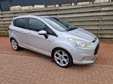 1.0 EcoBoost Titanium Panoramadak