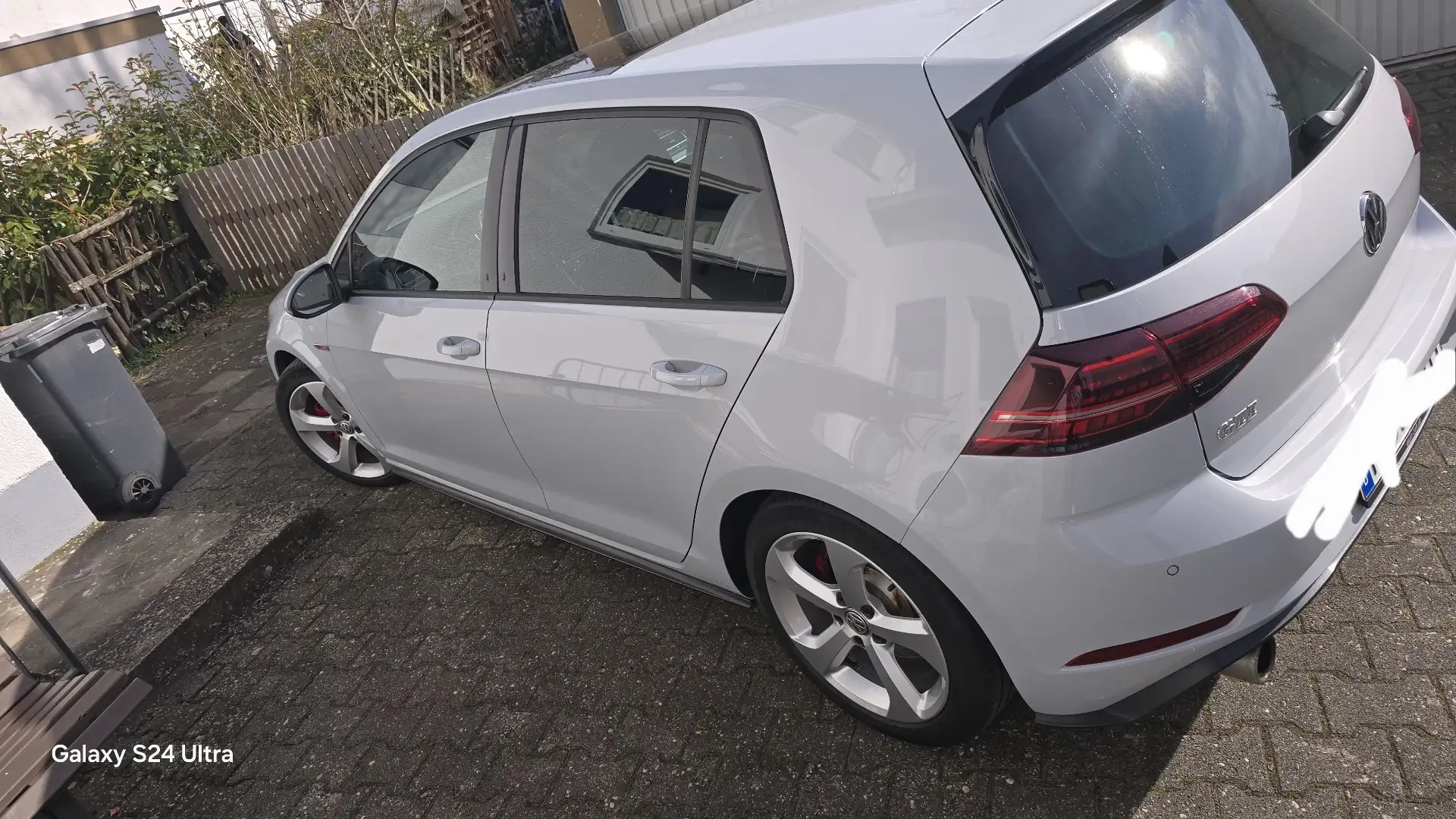 Volkswagen Golf GTI (BlueMotion Technology) DSG - 2