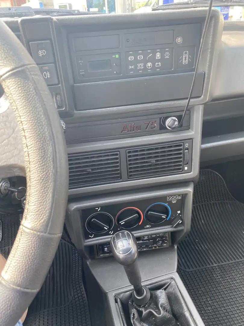 Alfa Romeo 75 1800 - 2