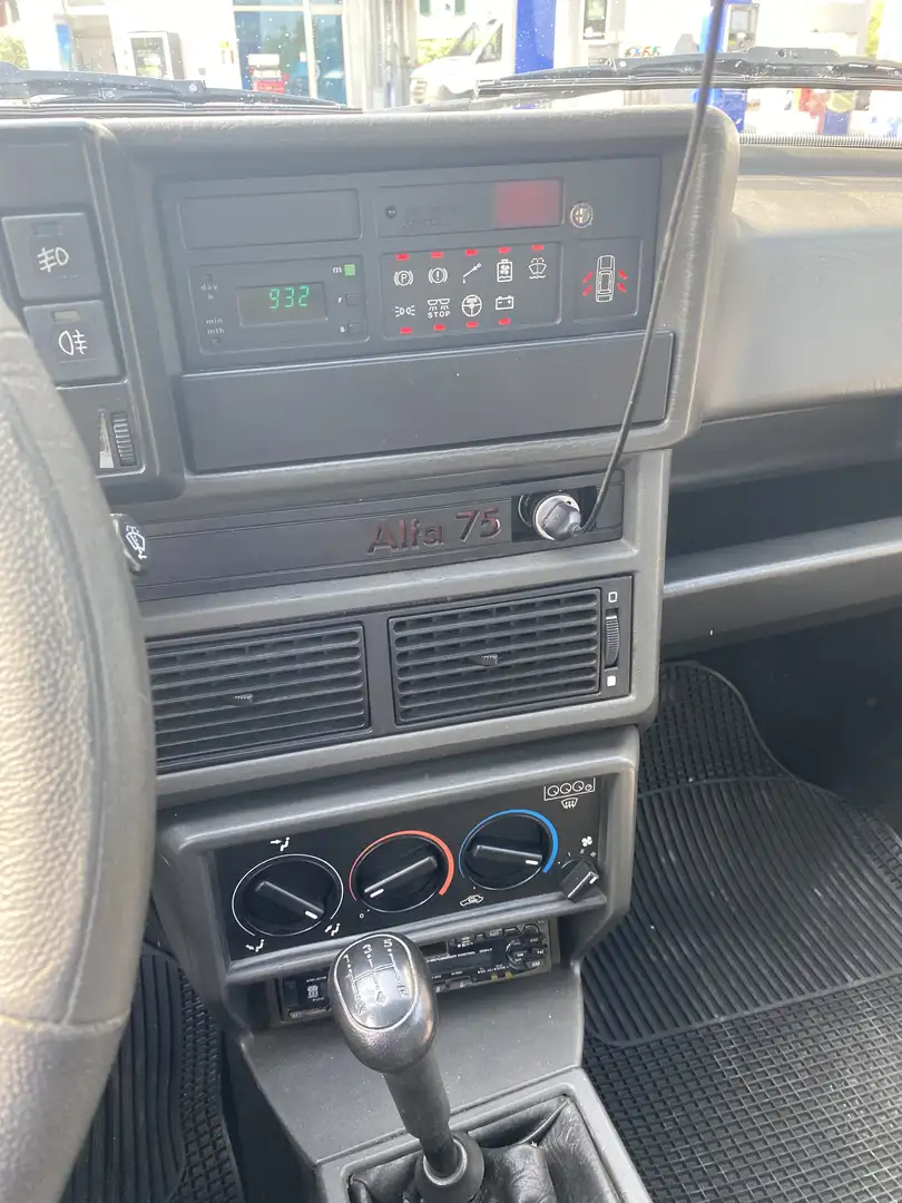Alfa Romeo 75 1800 - 1