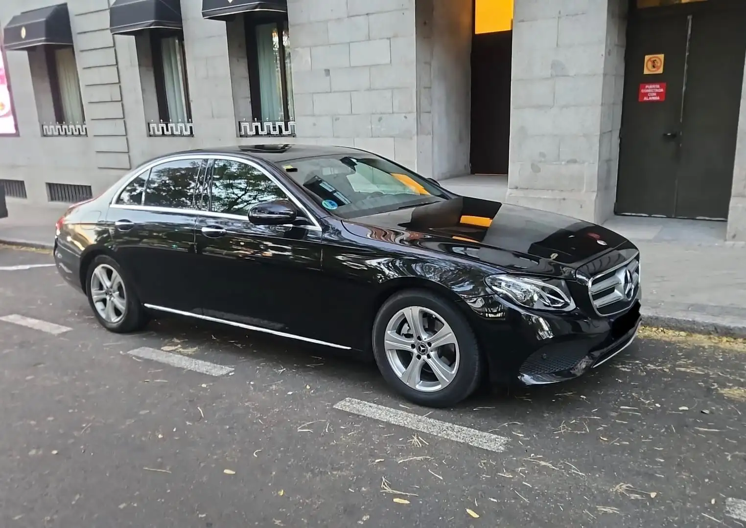 Mercedes-Benz 220 Mercedes Clase E 220d 2018 ECO GAS Negro - 1