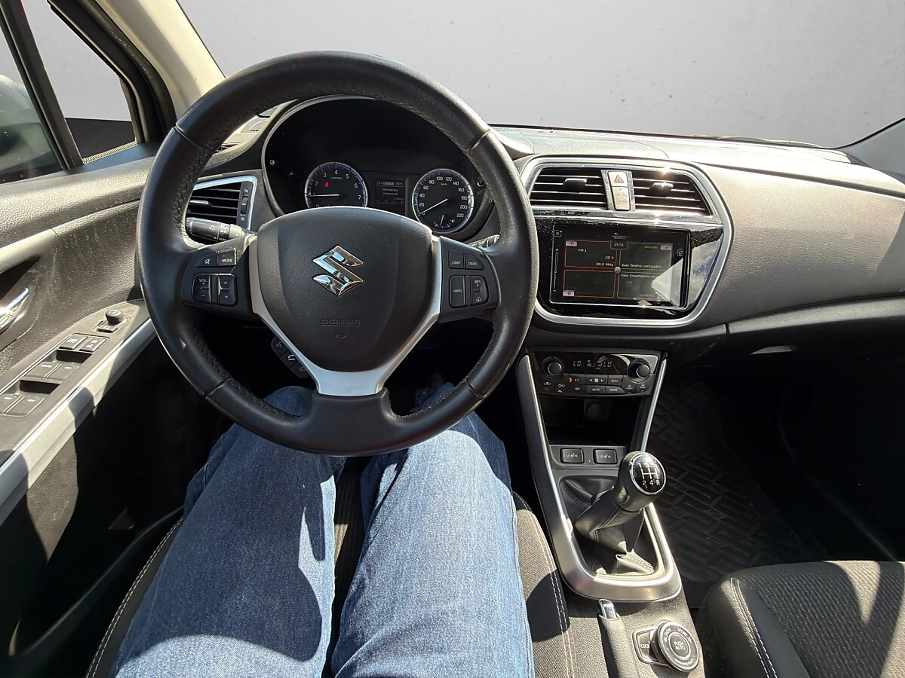 Suzuki SX4 S-Cross 1,0 DITC 4WD shine — photo 13