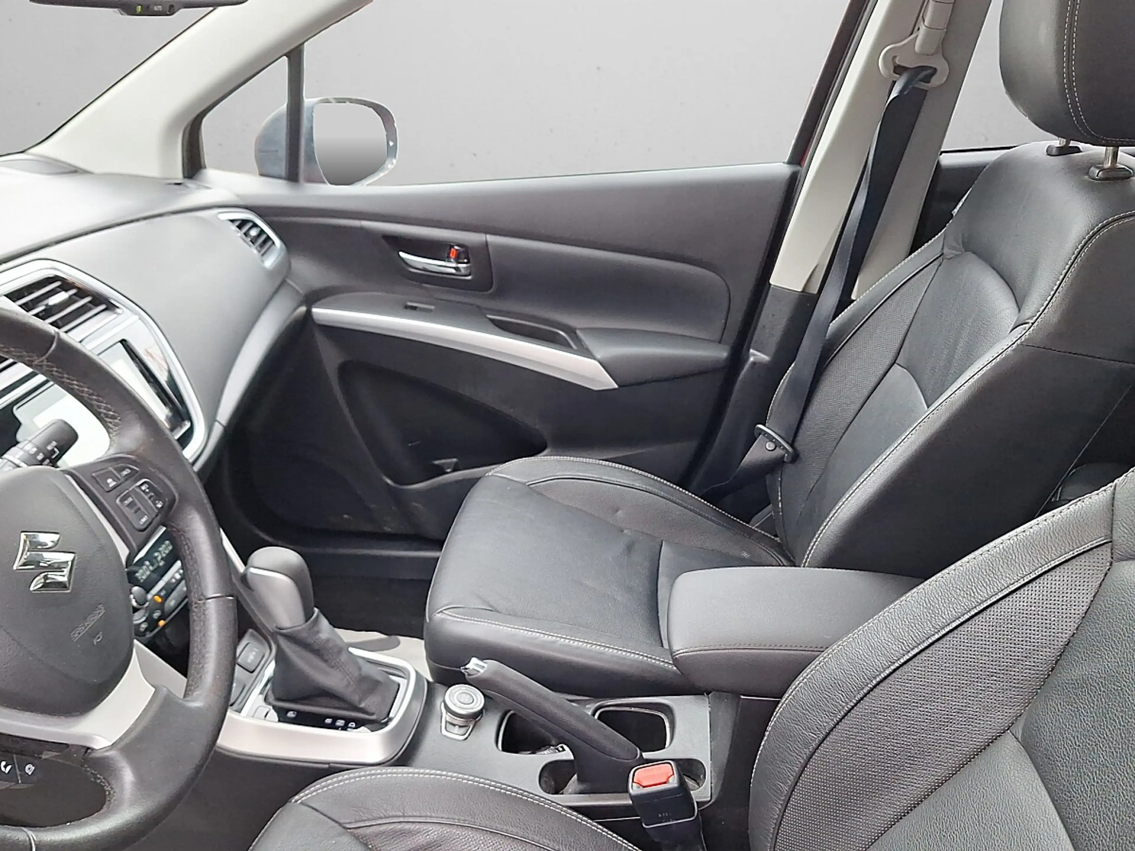 Suzuki SX4 S-Cross 1,0 DITC 4WD shine — photo 9