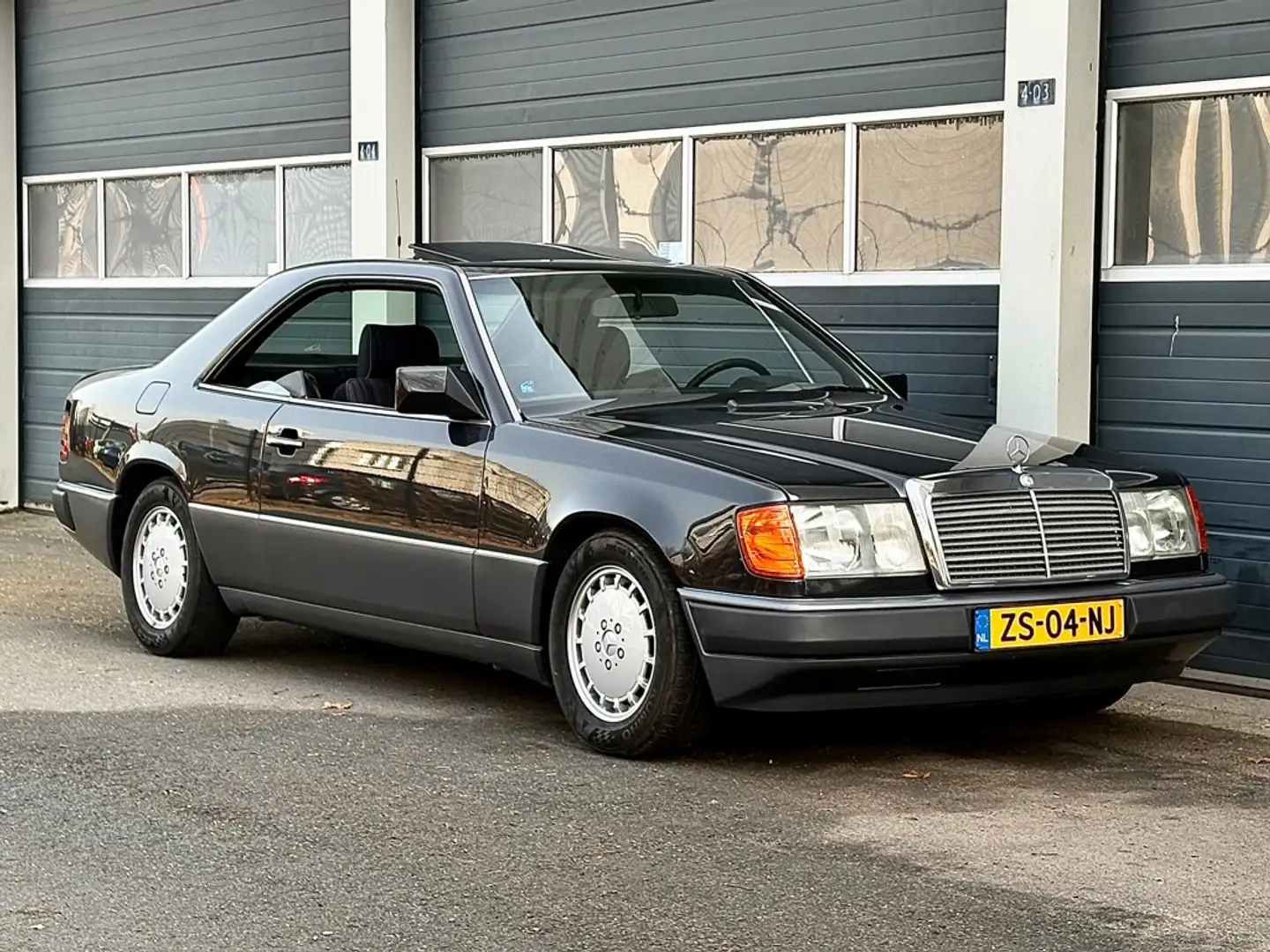 Mercedes-Benz CE 200 200-500 (W124) 230 Schwarz - 2