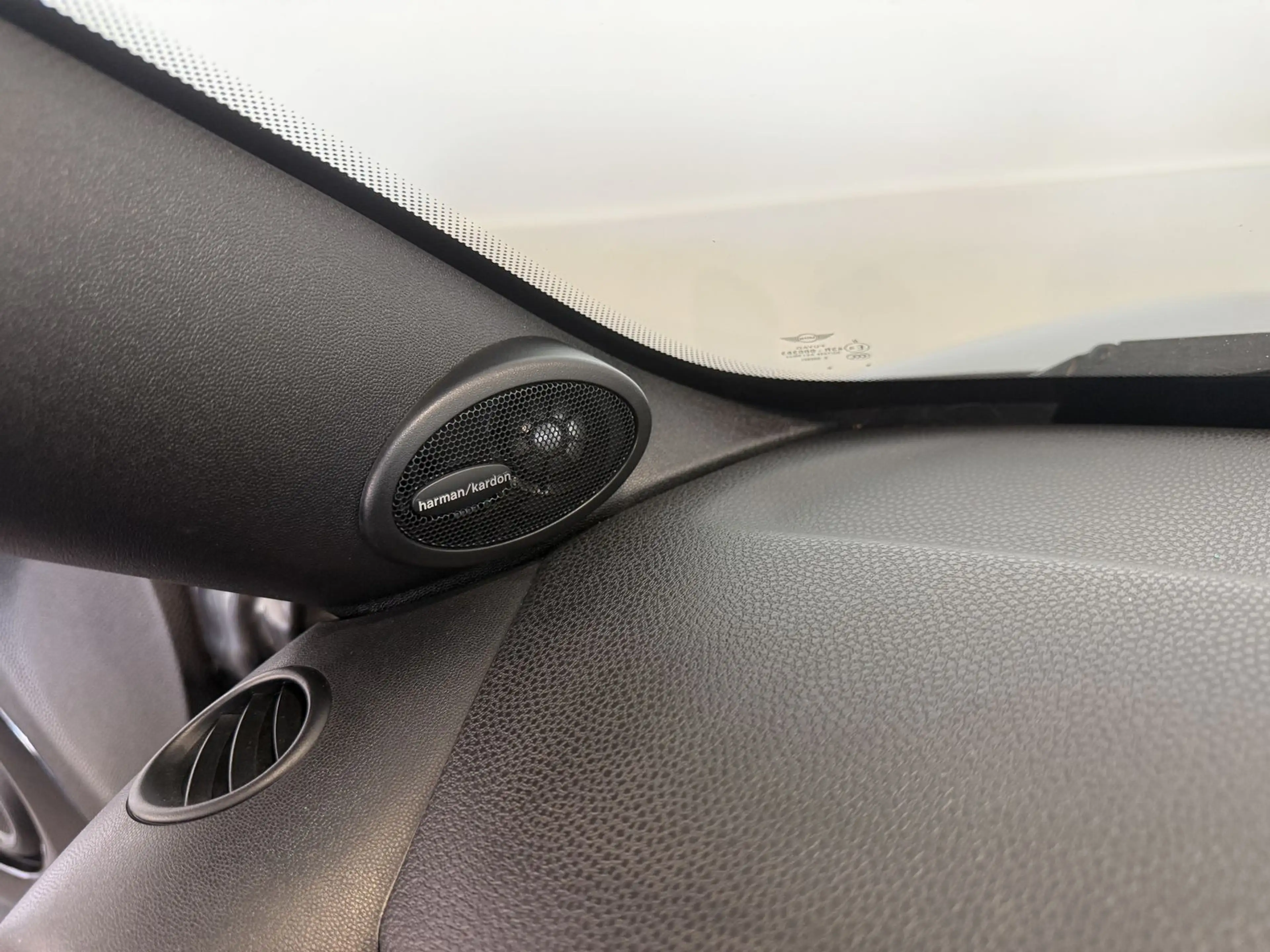 MINI Cooper S Cabrio *Chili - Wired - H&K* — photo 13