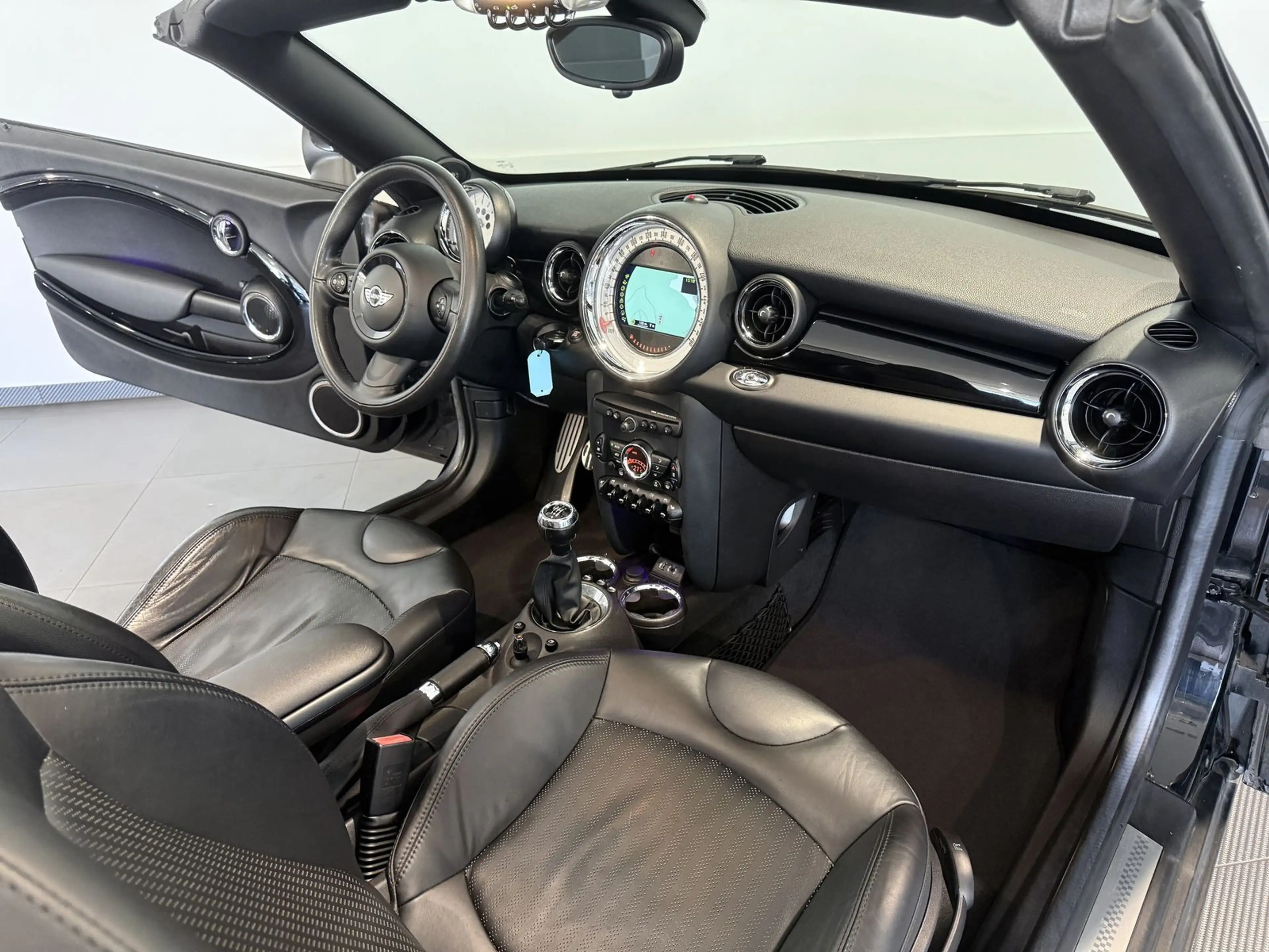 MINI Cooper S Cabrio *Chili - Wired - H&K* — photo 9
