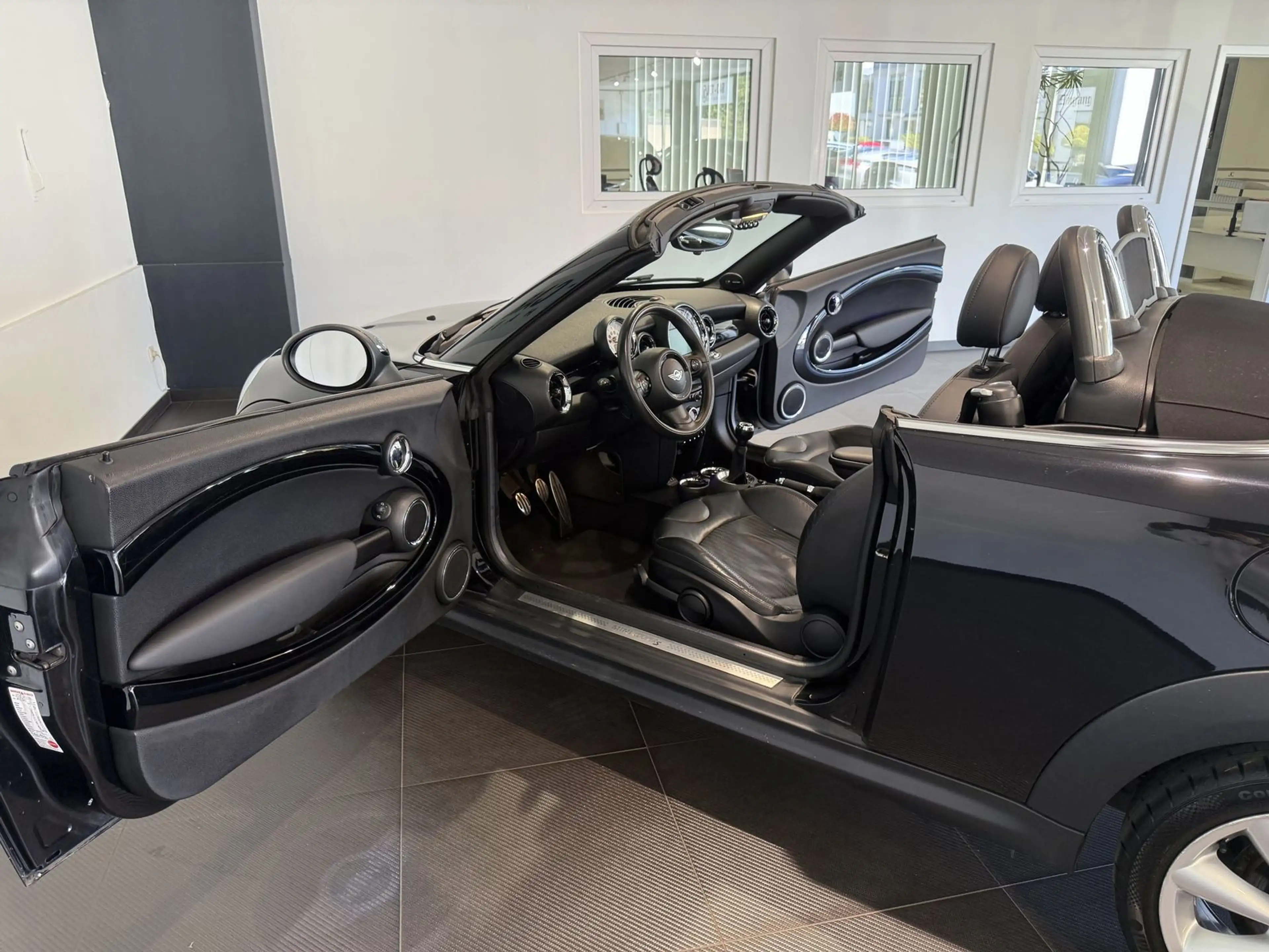 MINI Cooper S Cabrio *Chili - Wired - H&K* — photo 15