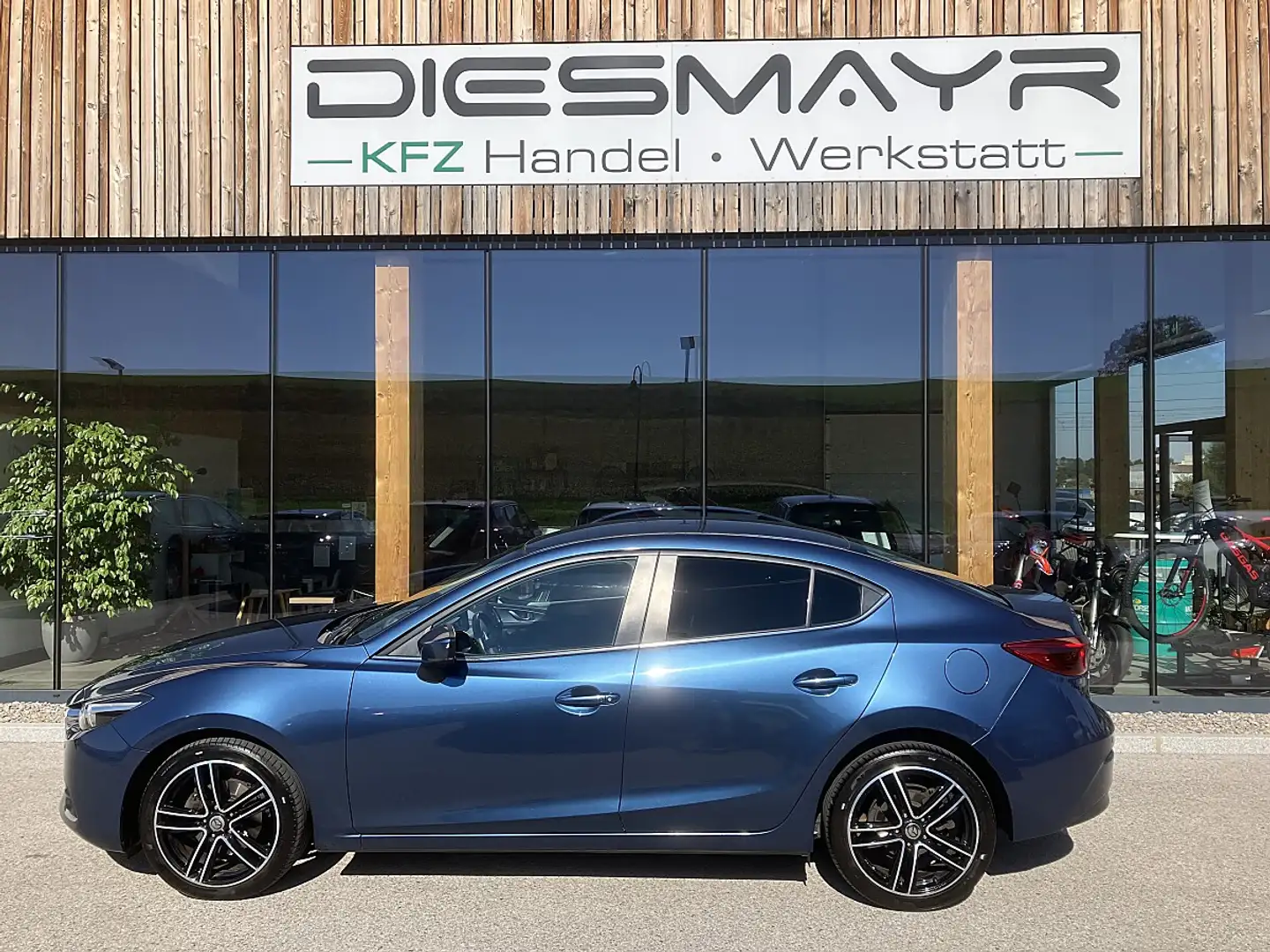 Mazda 3 Mazda3 3 2.2 SKYACTIV-D 150 (BM) Revolution (EU... Blau - 2