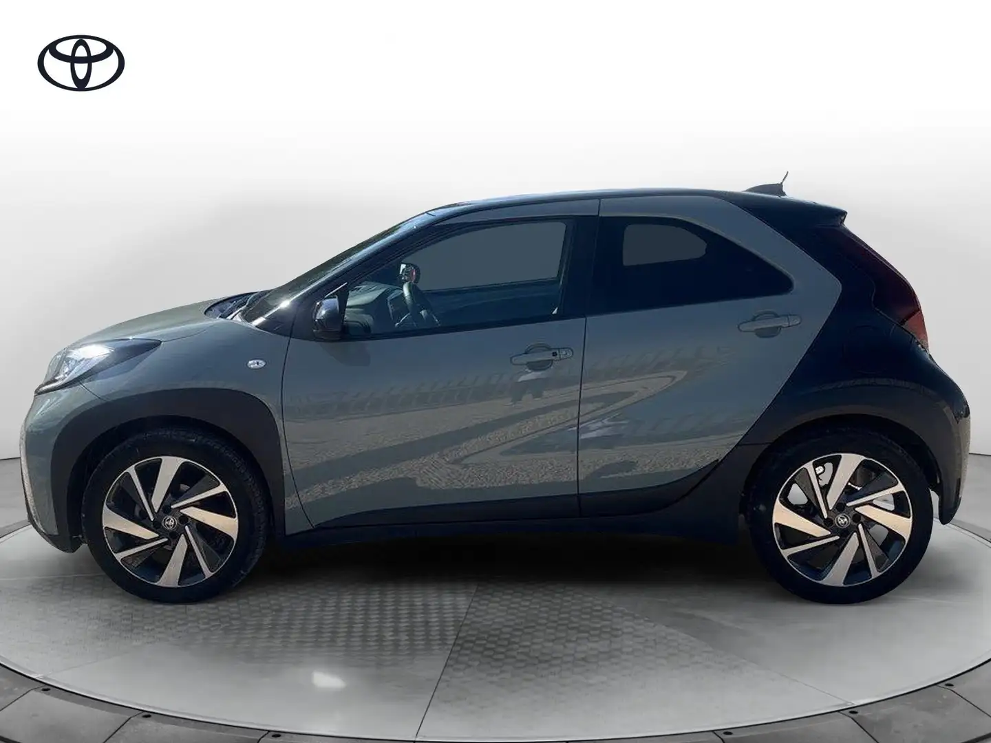 Toyota Aygo X Aygo X 1.0 VVT-i 72 CV 5 porte Lounge Vert - 2
