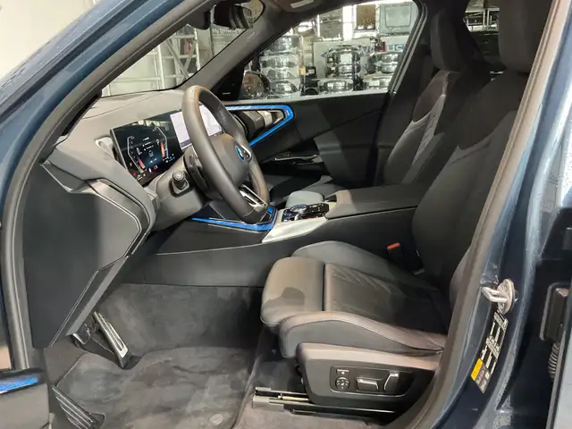 BMW X3 view 7