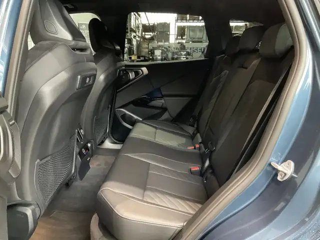 BMW X3 view 9