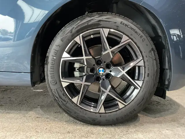 BMW X3 view 12