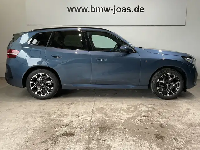 BMW X3 view 11