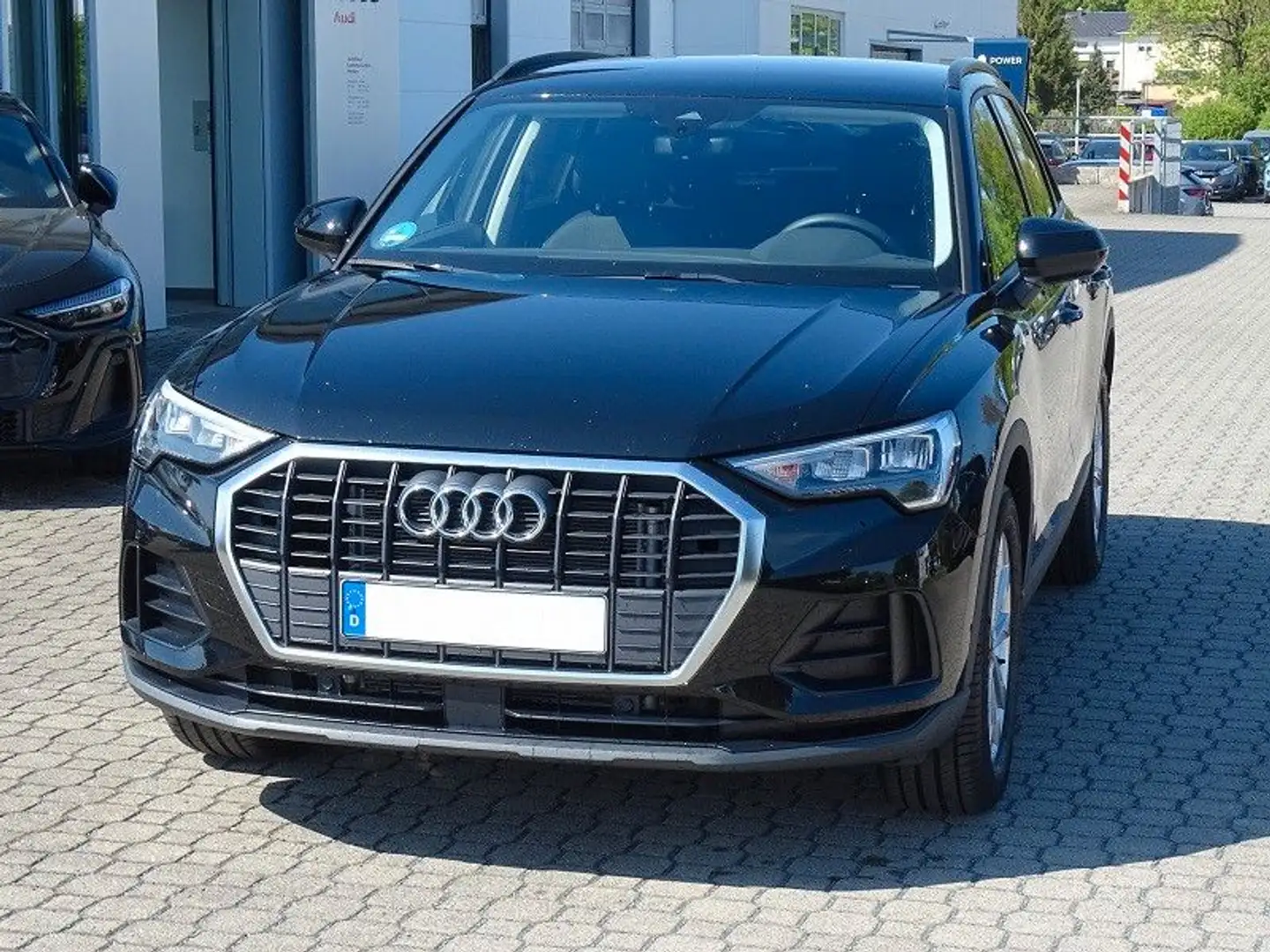 Audi Q3 35 TFSI S-tronic / Business-Paket Schwarz - 2