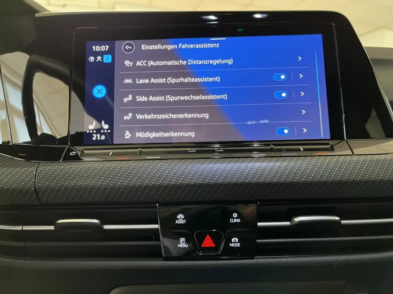 Volkswagen Golf VIII 1.5 eTSI DSG R-Line *AHK*APP-CONN.*LED*NAVI* 17