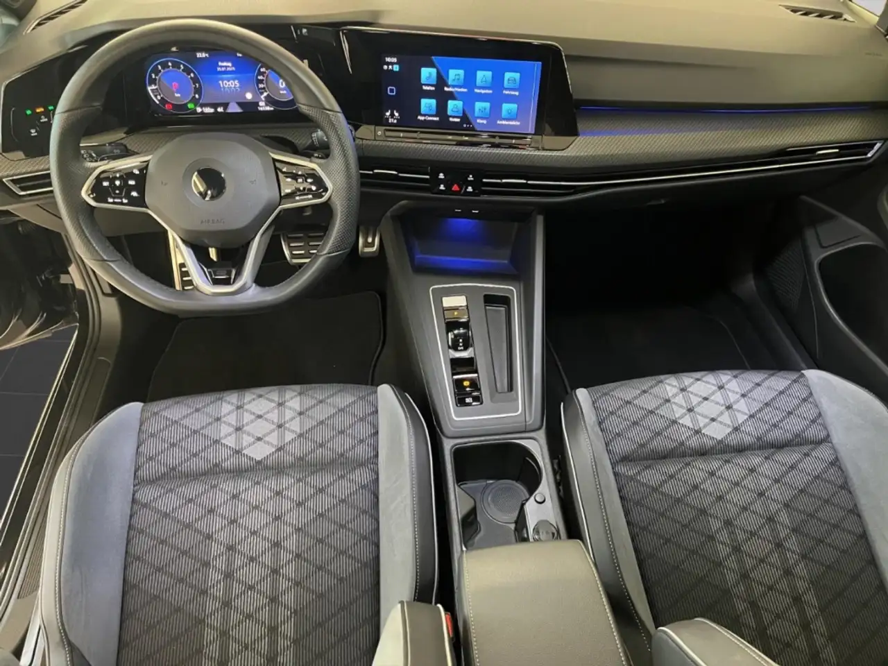 Volkswagen Golf VIII 1.5 eTSI DSG R-Line *AHK*APP-CONN.*LED*NAVI* 14