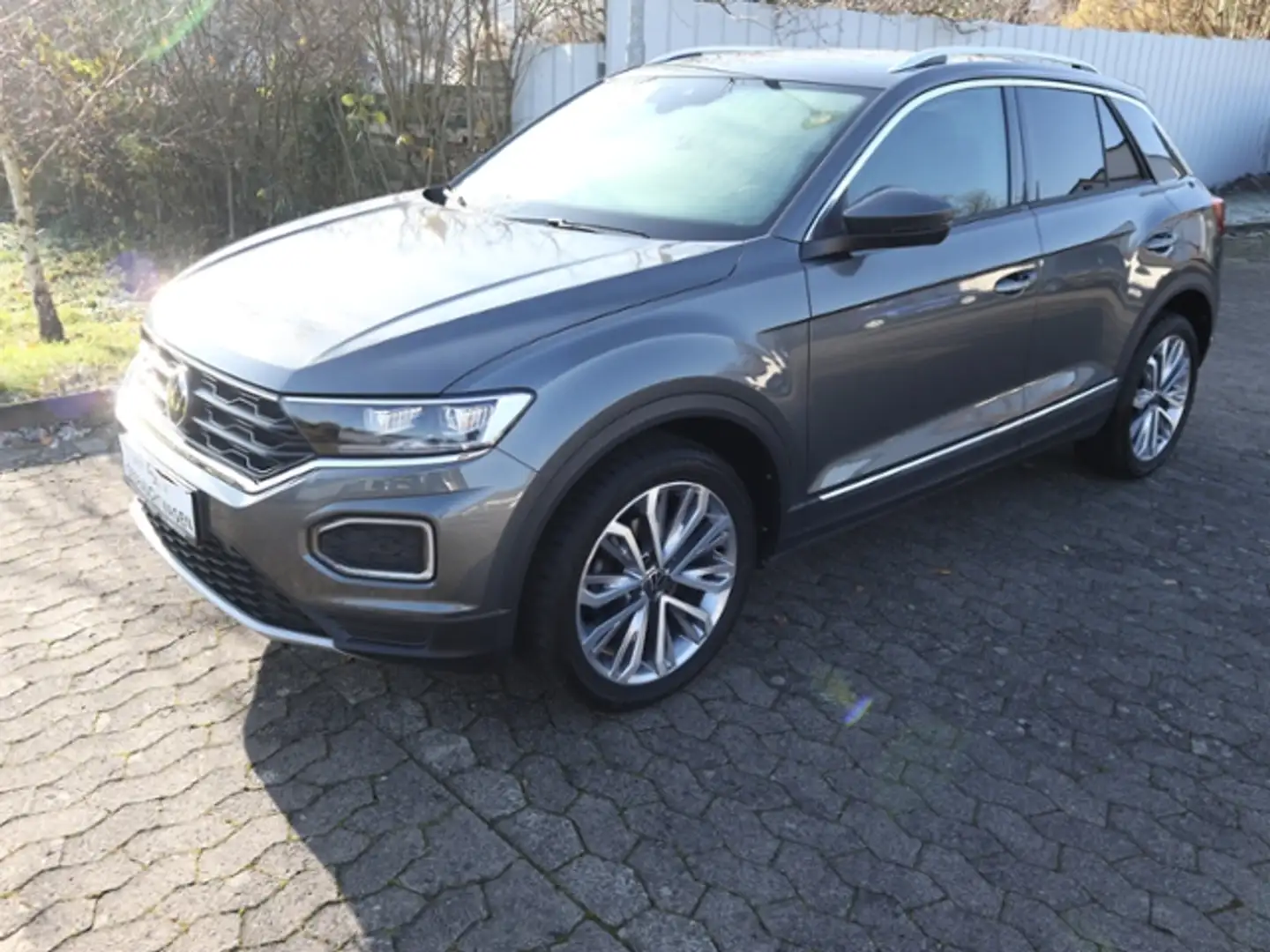 Volkswagen T-Roc Sport 1.5 TSI ACC/LED/STANDHZG Grau - 2