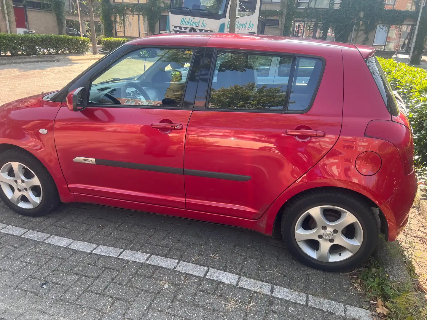 Suzuki Swift Swift 1.3 Exclusive/ APK May 2026. Rood - 2