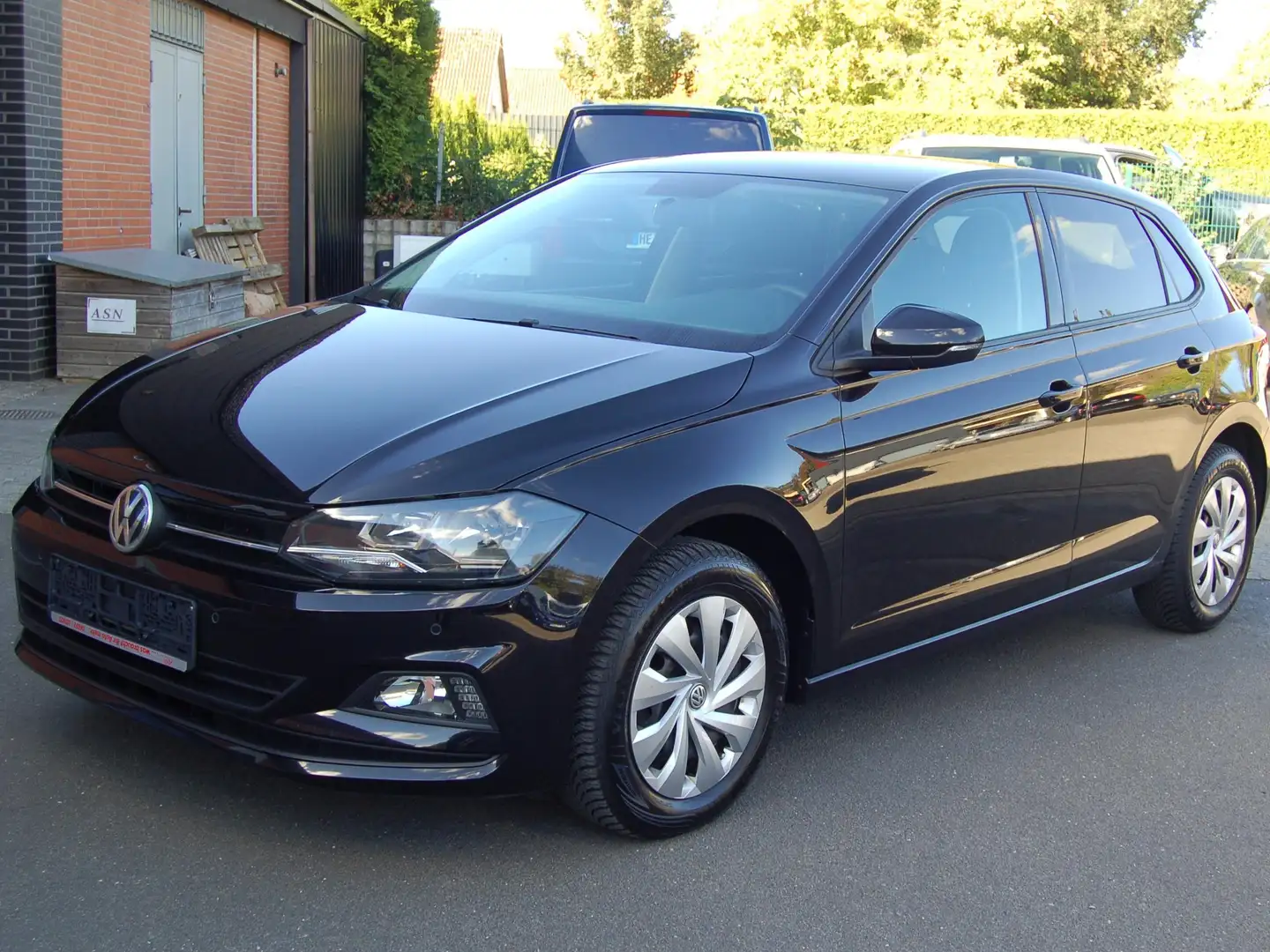Volkswagen Polo Comfortline 5türig Schwarz - 1