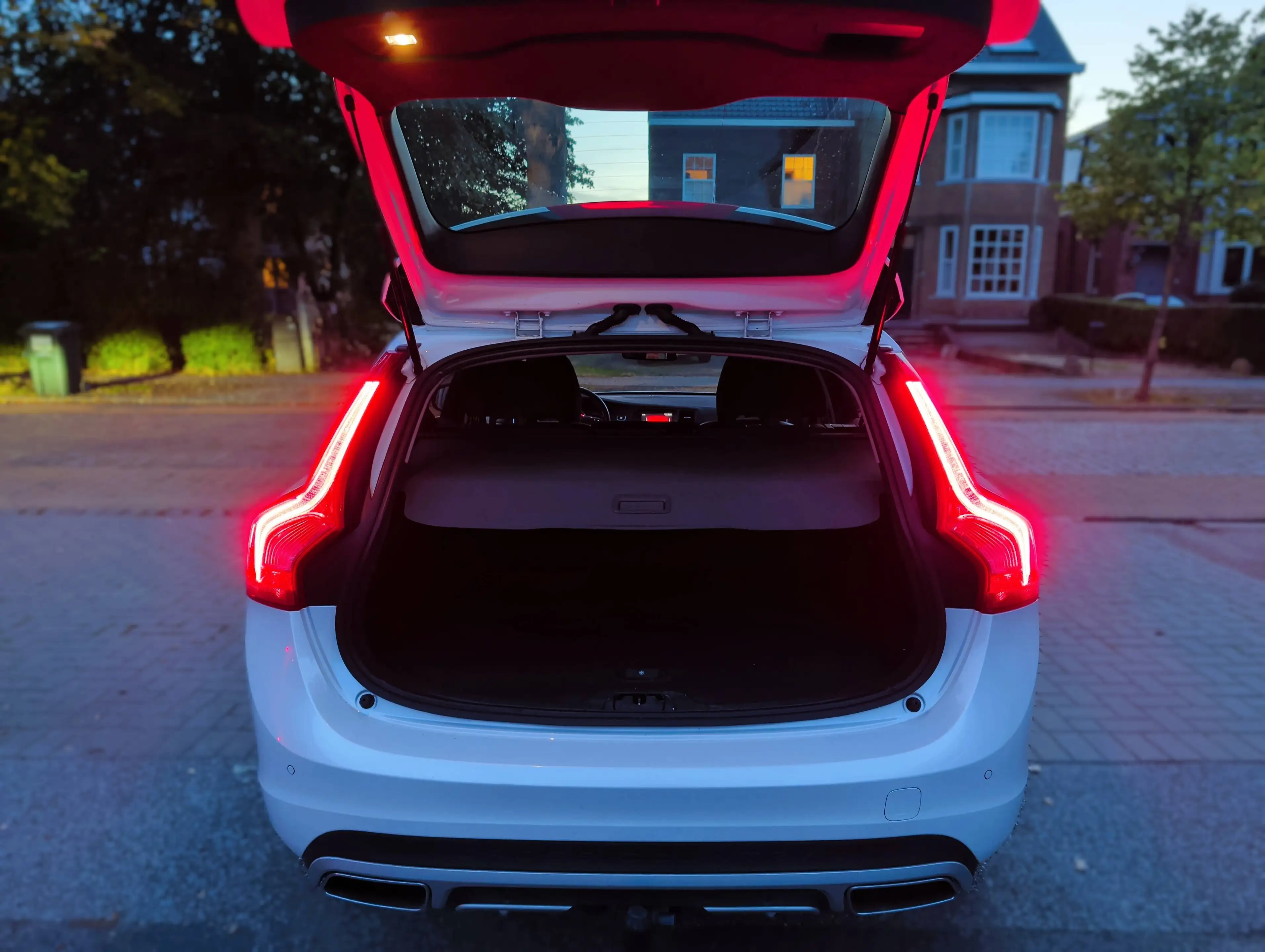 Volvo V60 Cross Country D3 KINETIC TREKHAAK 37000KM — photo 13
