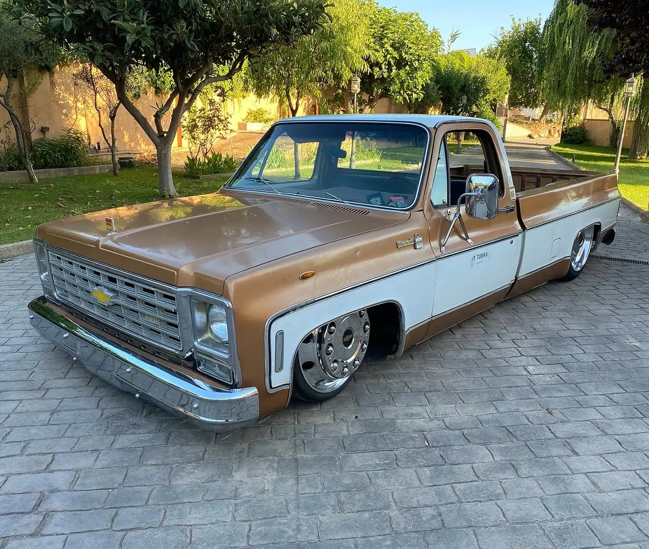 Chevrolet Silverado - 1