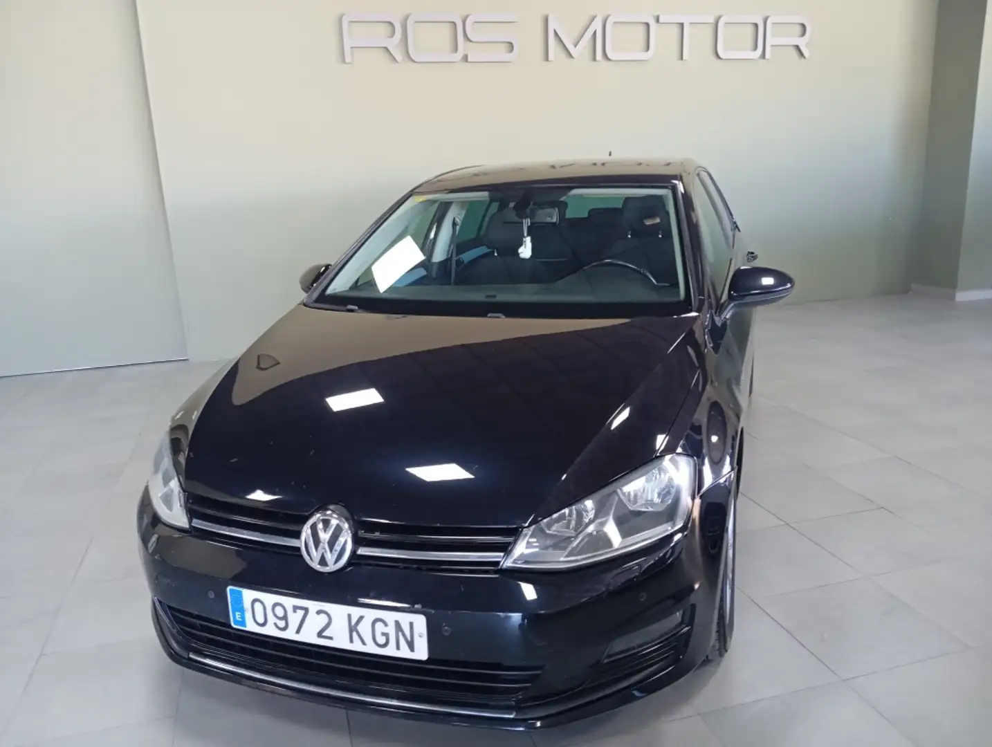 Volkswagen Golf 1.6TDI CR BMT Bluemotion 110 Negro - 1