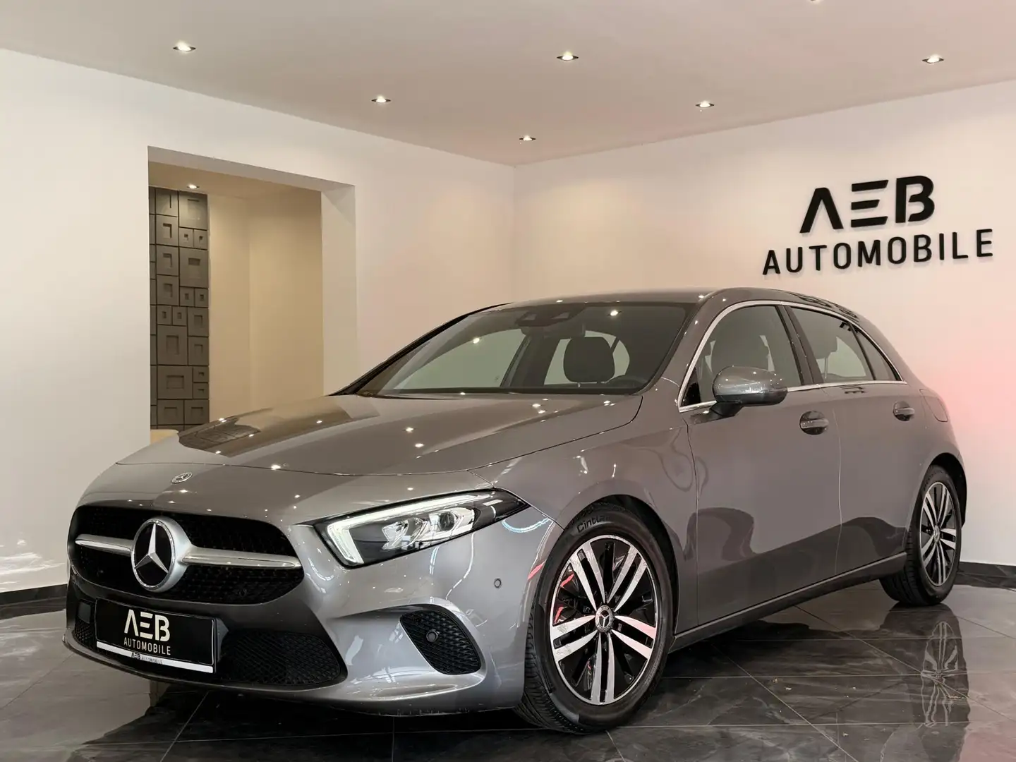 Mercedes-Benz A 200 d Aut.**Digital Cockpit**Ambiente**Kamera**TWA**S Grau - 2