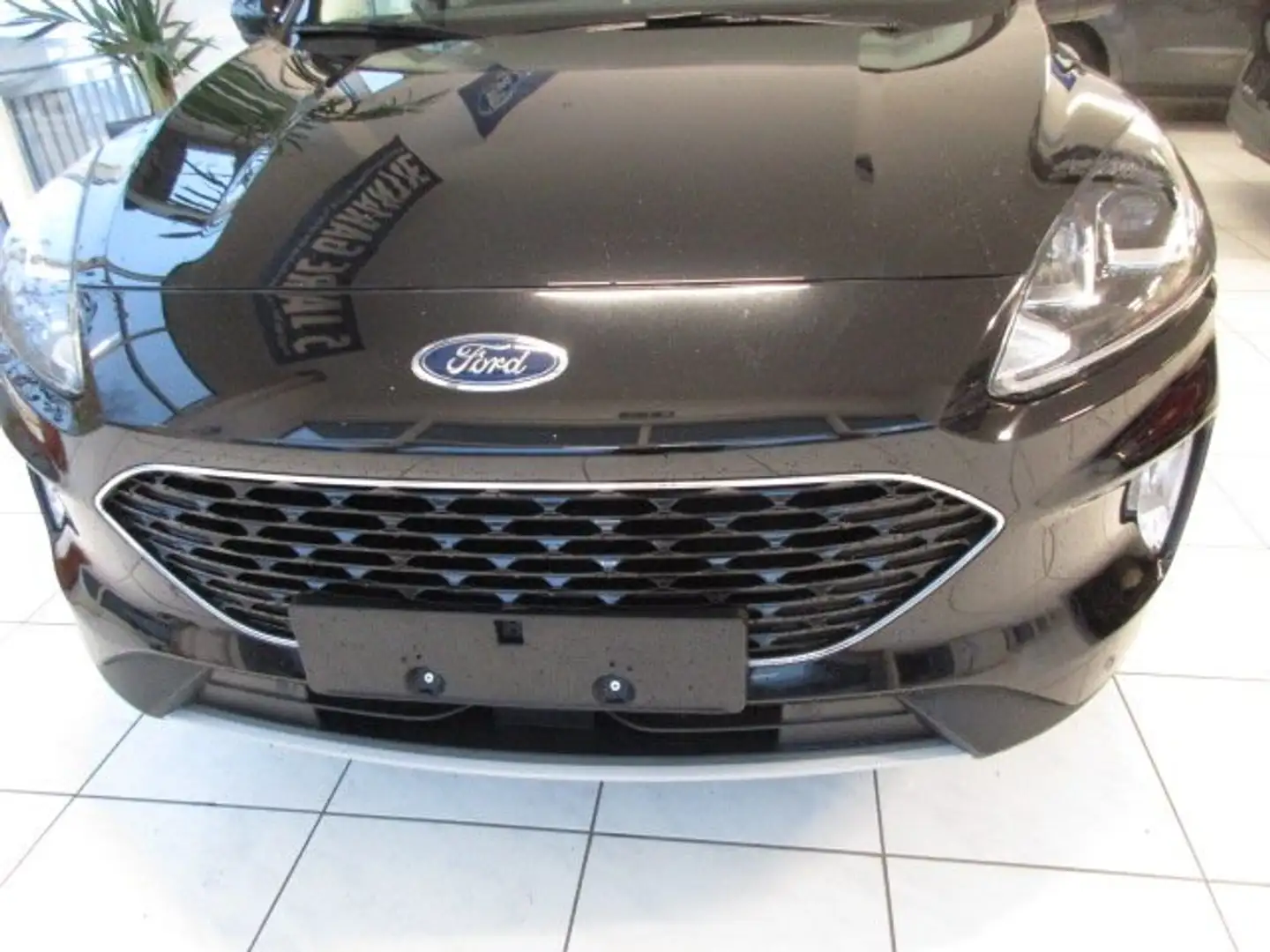 Ford Kuga Cool & Connect 1,5 EcoBoost Schwarz - 1