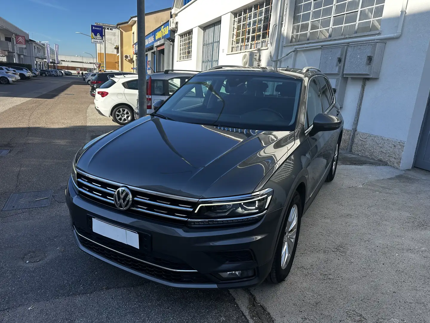 Volkswagen Tiguan 2.0 tdi Executive 4motion 150cv dsg - 1