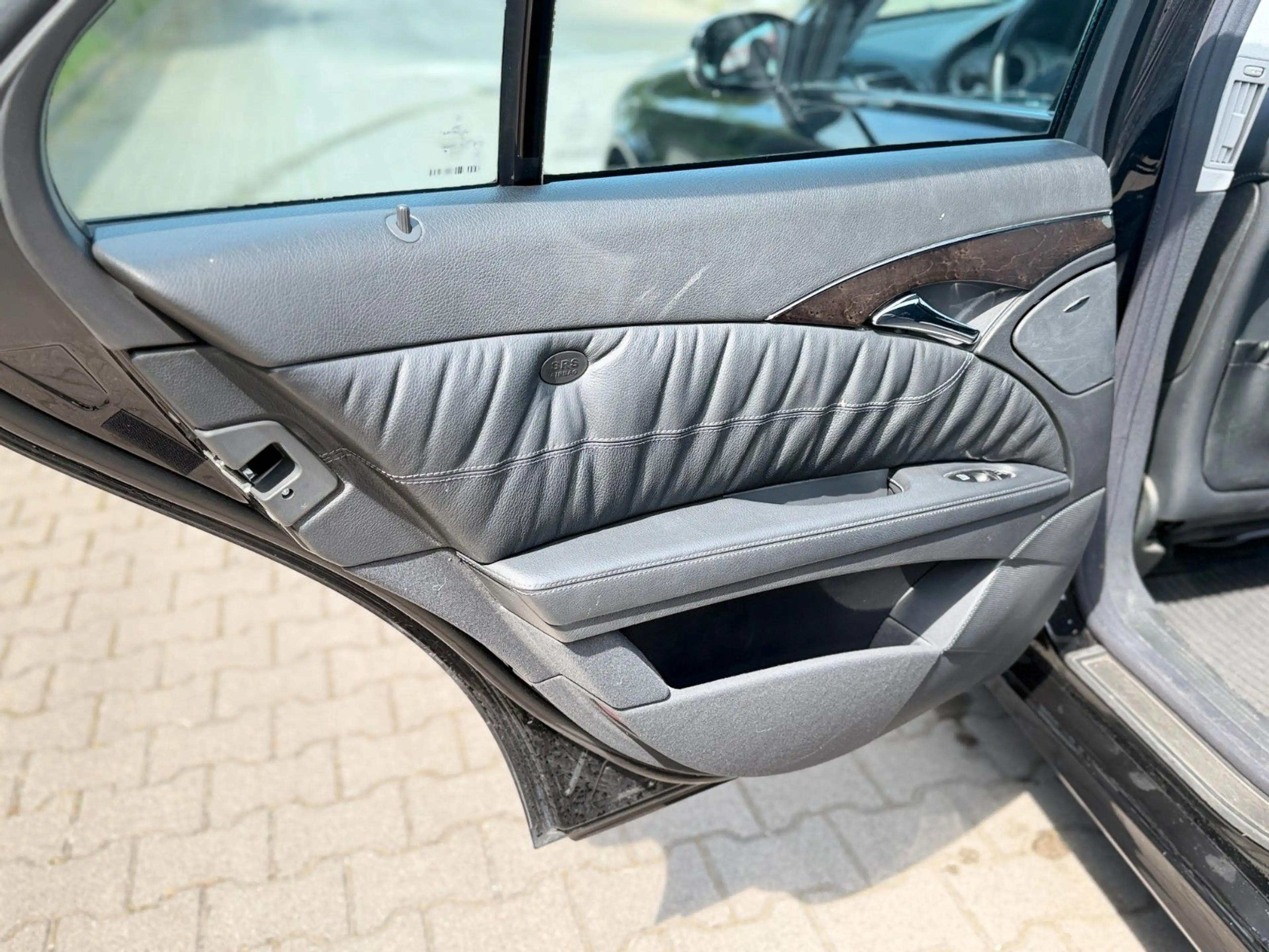 Mercedes-Benz E 350 E TÜV NEU* DEUTSCHE VORBESITZER — photo 11